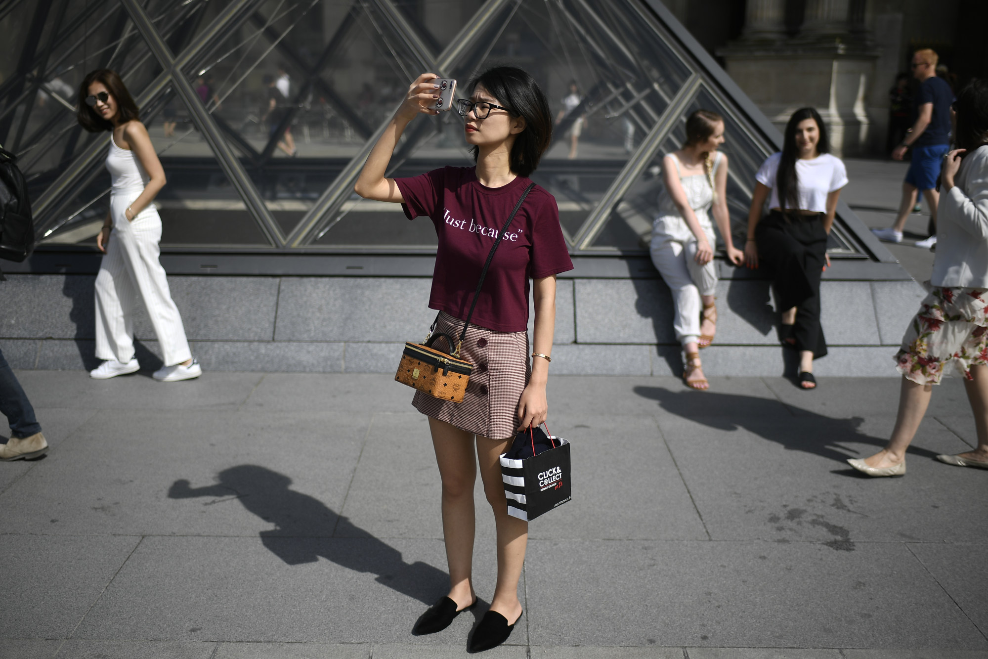 SHANGHAI, CHINA - APRIL 29, 2021 - Photo taken on April 29, 2021 shows the  flashy brand roadshow pop-up store of French luxury fashion and leather  goods bag brand Louis Vuitton (LV)