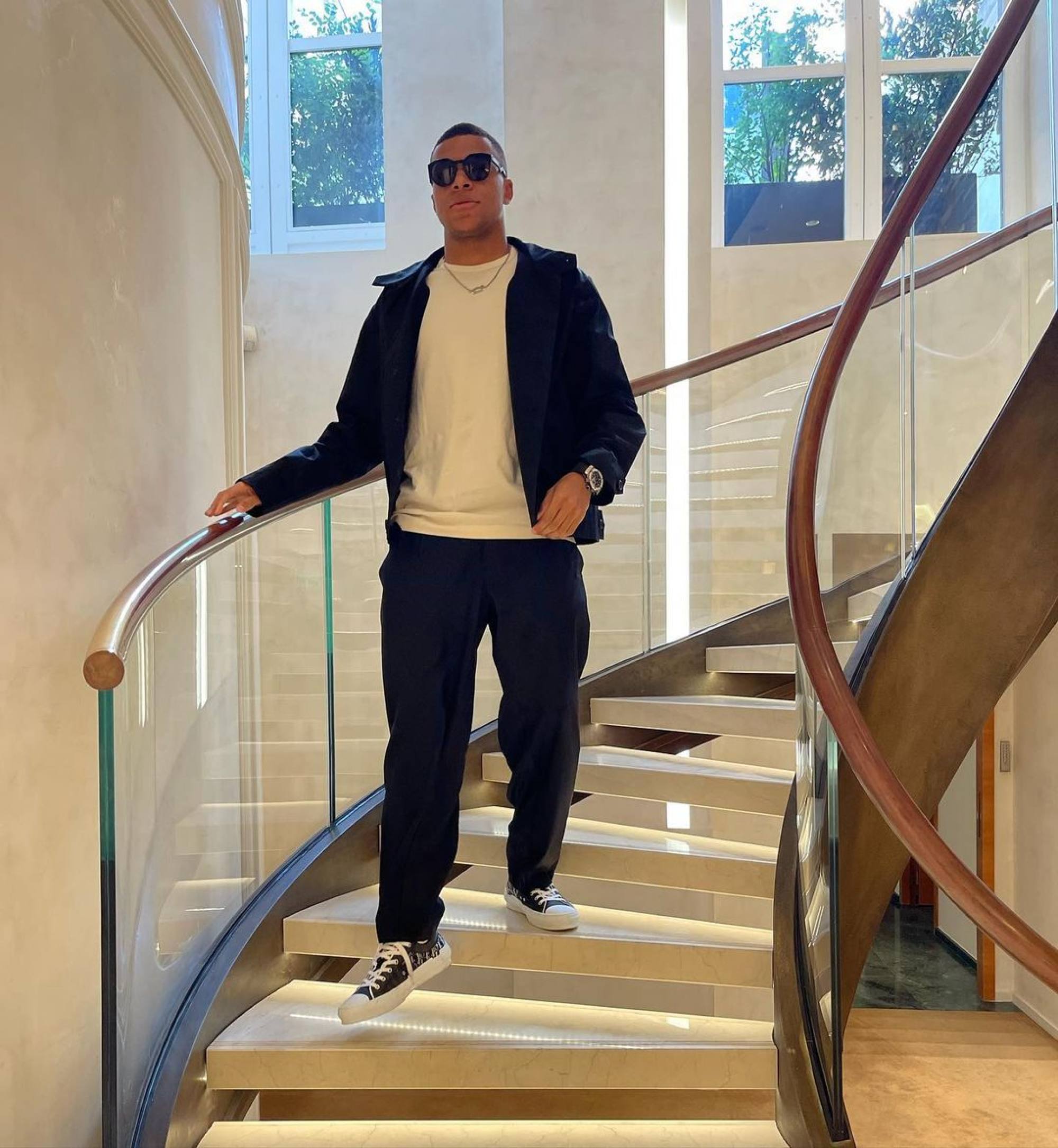 Kylian Mbappé’s luxurious home in Paris features views of the Eiffel Tower. Photo: @k.mbappe/Instagram