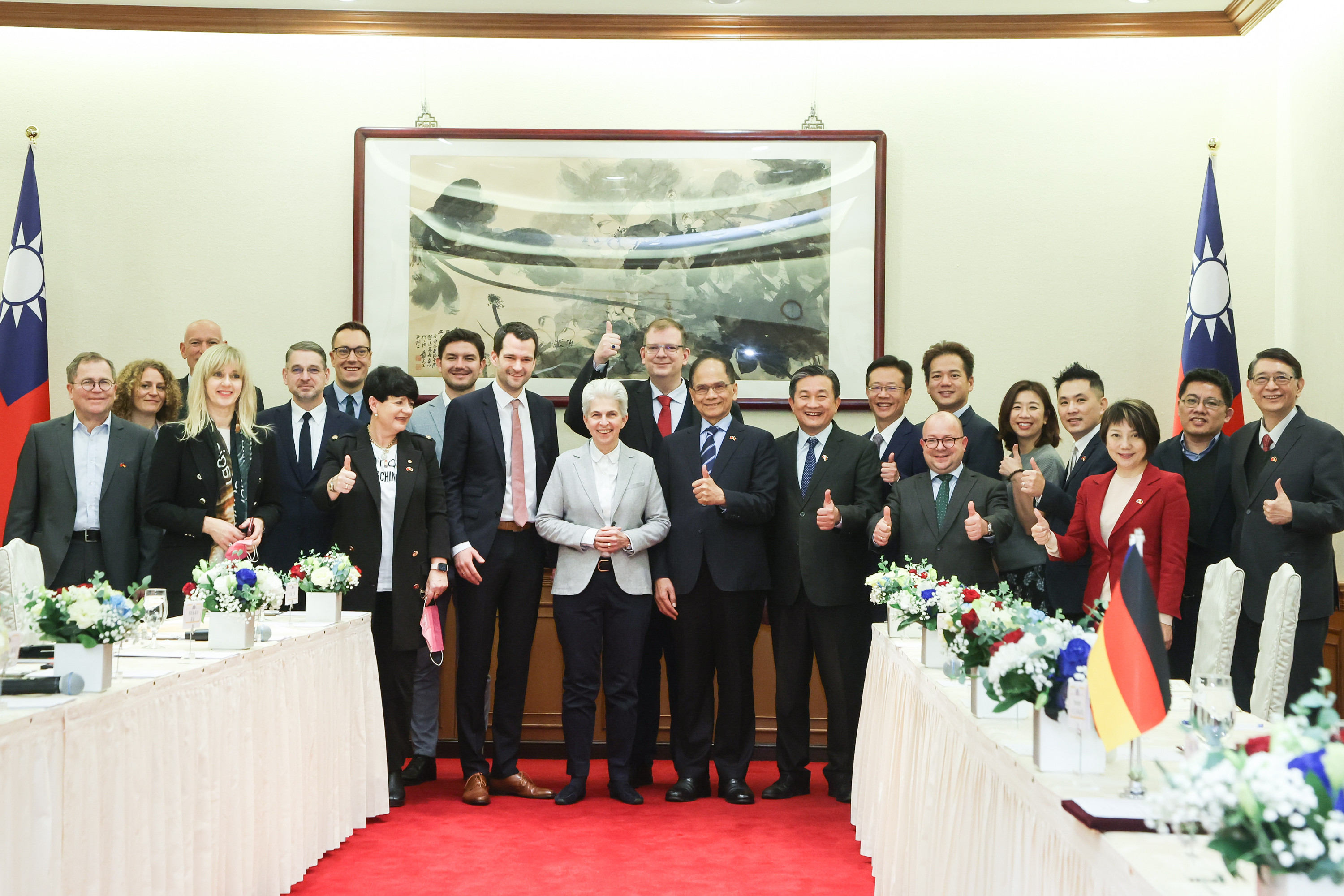 The German delegation from the Free Democratic Party met Taiwan’s legislature speaker Yu Shyi-kun. The group was headed by the chair of the Bundestag defence committee, Marie-Agnes Strack-Zimmermann, and the party’s deputy chair, Johannes Vogel. Photo: CNA