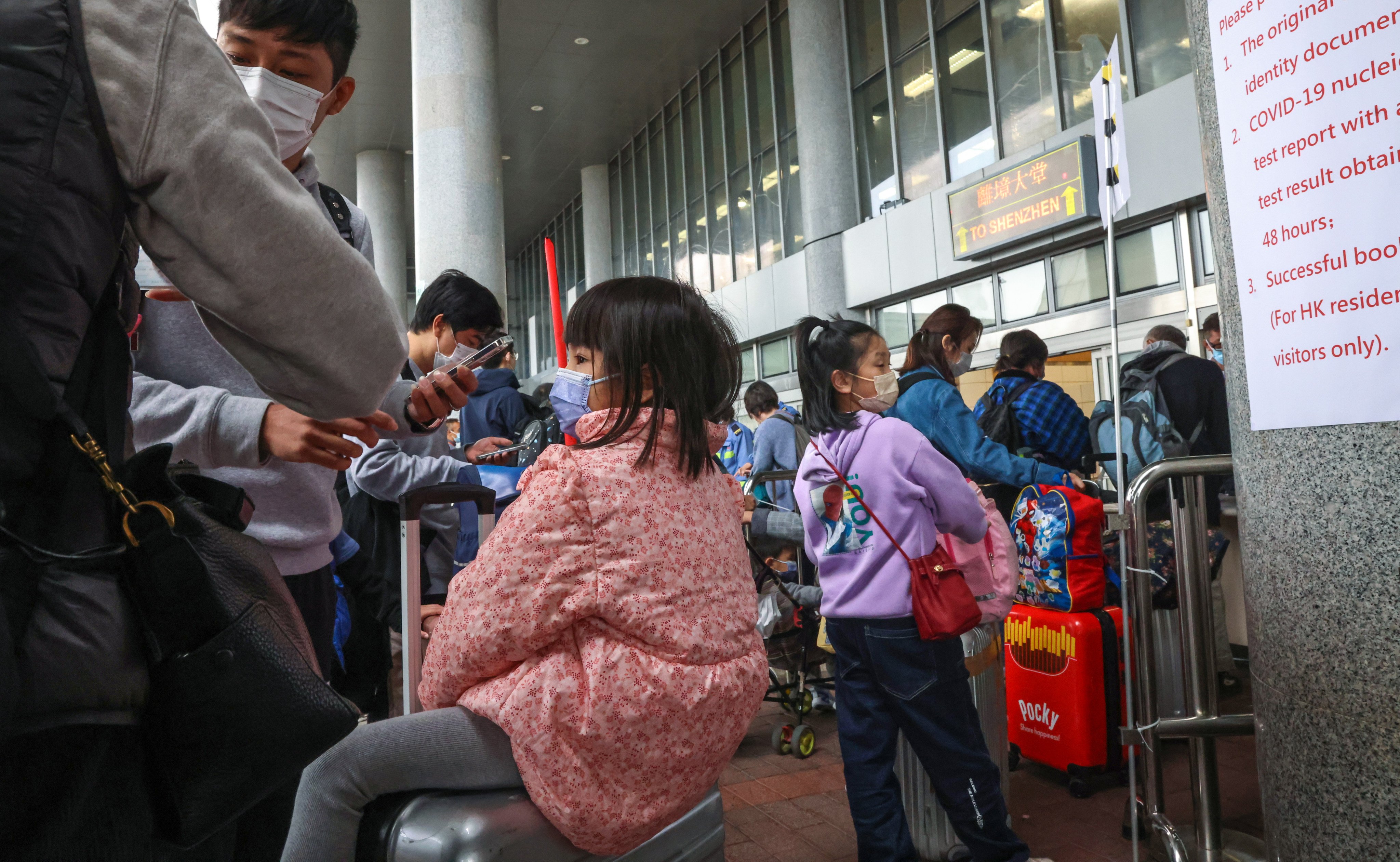 Cross-border travellers at Shenzhen Bay Port in Hong Kong. Photo: K. Y. Cheng