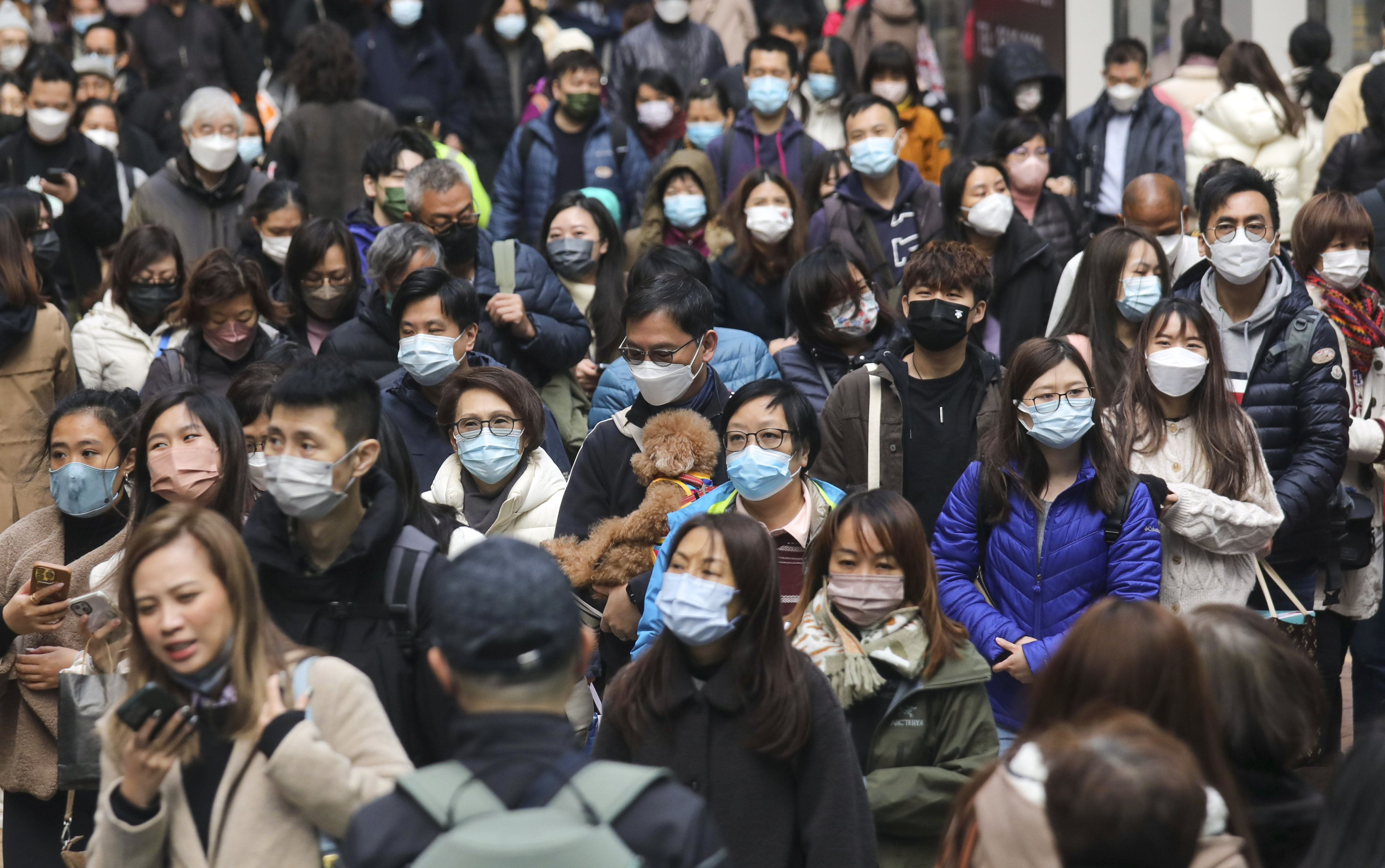 Experts have called for mask-wearing to be downgraded to a guideline once Hong Kong declares the coronavirus to be endemic. Photo: Xiaomei Chen