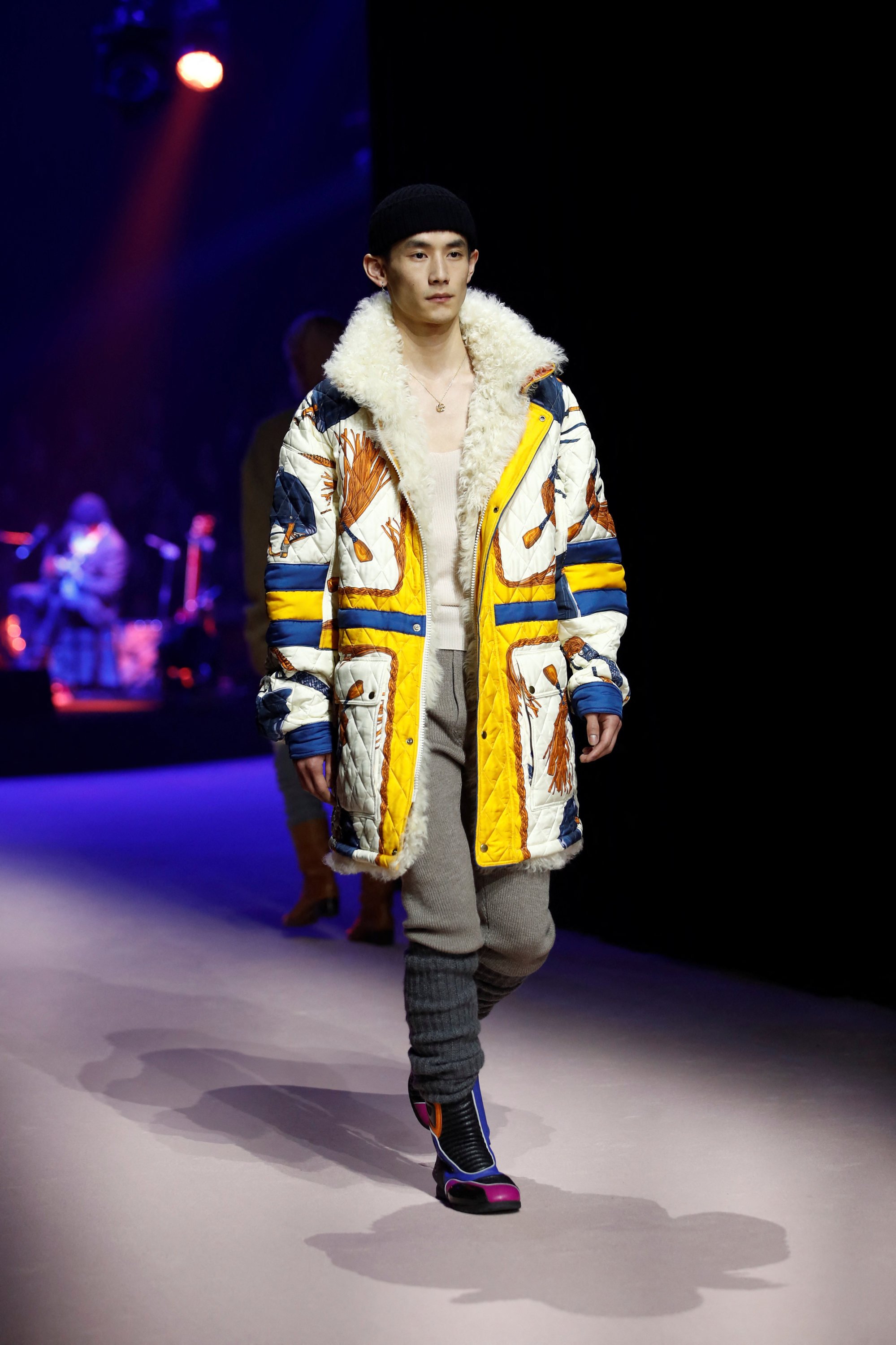 Louis Vuitton Fall 2019 Menswear Collection Review  Mens fashion week, Men  fashion show, Mens winter fashion