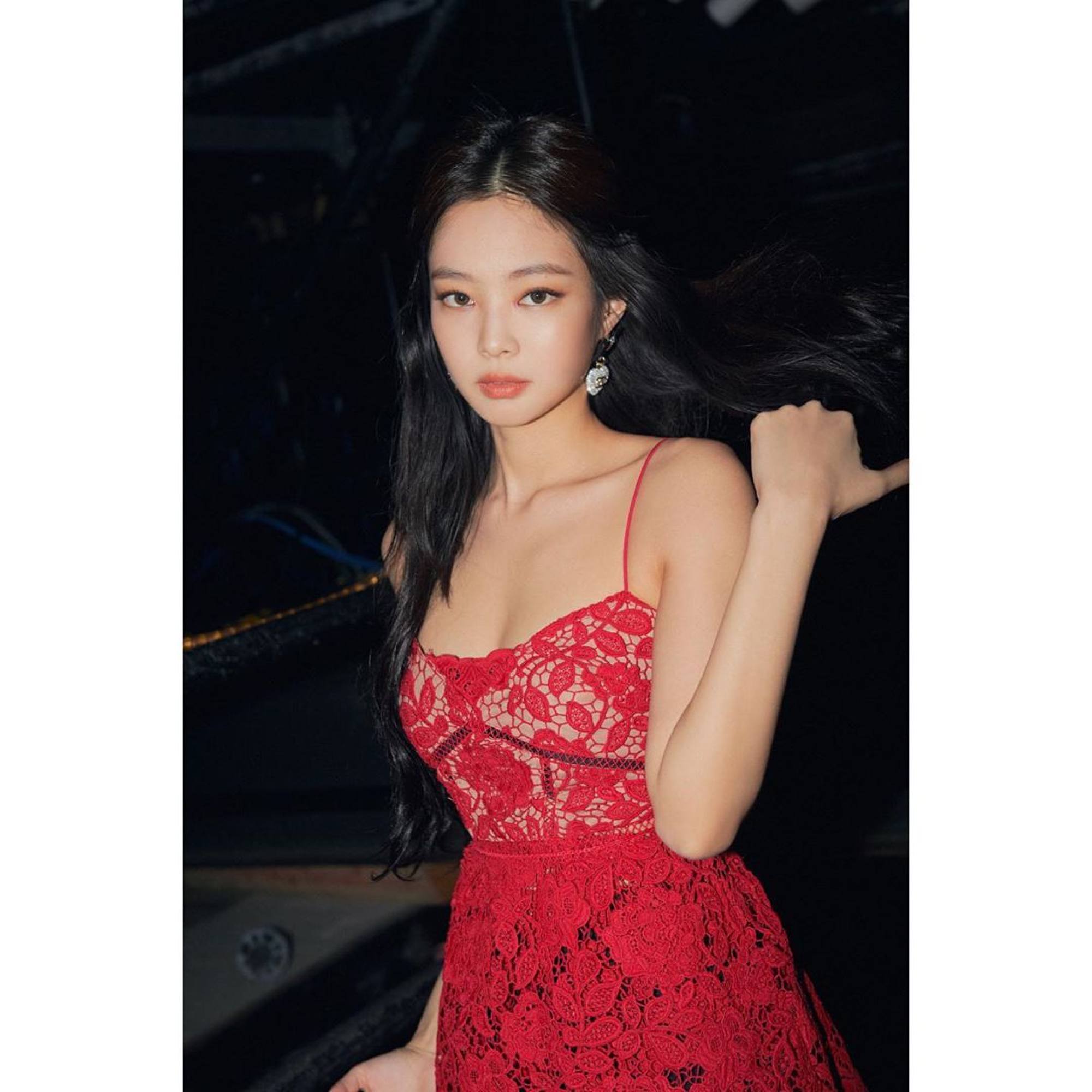 Not just Chanel: 5 other luxury brands Blackpink's Jennie loves, from  Jacquemus and Marine Serre, to custom Mugler with Lisa, Jisoo and Rosé for  the 'Pink Venom' MV, and Alexander Wang