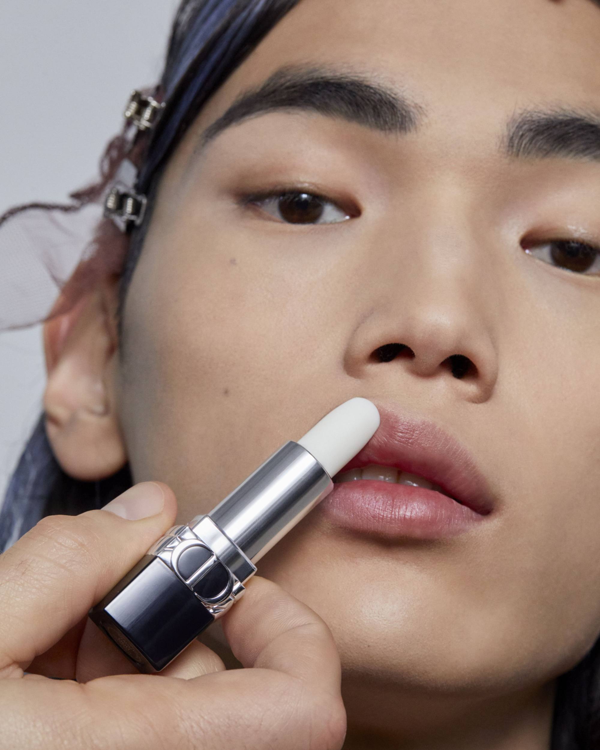 Dry, cracked lips? It could be sunburn, yeast infection, vitamin