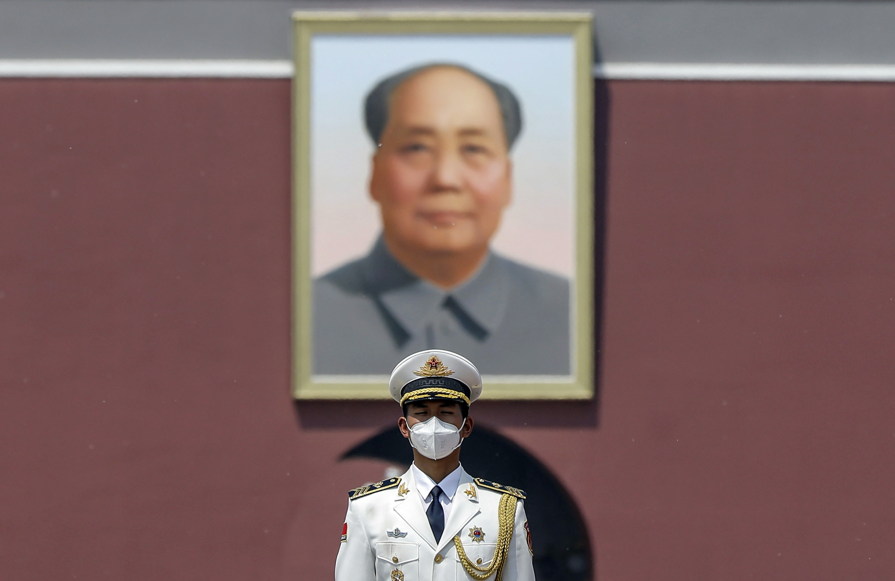A political scientist says some of his students have developed better judgment about current affairs after talking to their parents and others about the Mao Zedong era. Photo: EPA-EFE