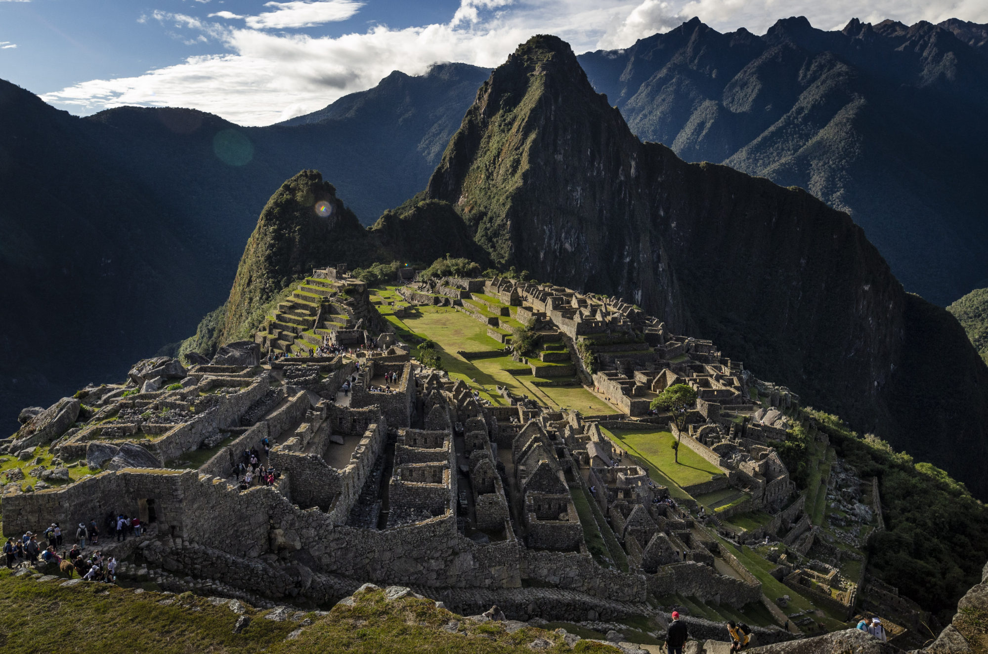 Peru closes famed tourist site Machu Picchu amid anti government