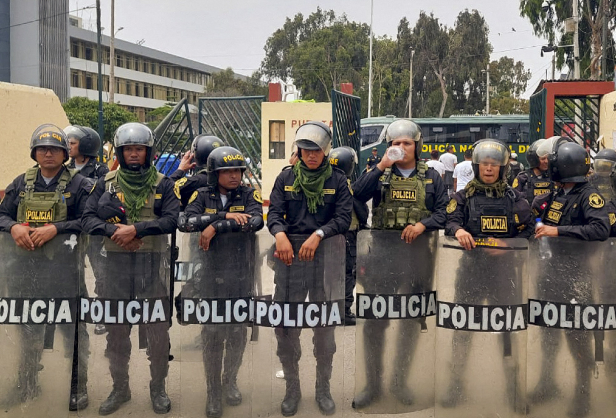 Peru Closes Famed Tourist Site Machu Picchu Amid Anti-government ...