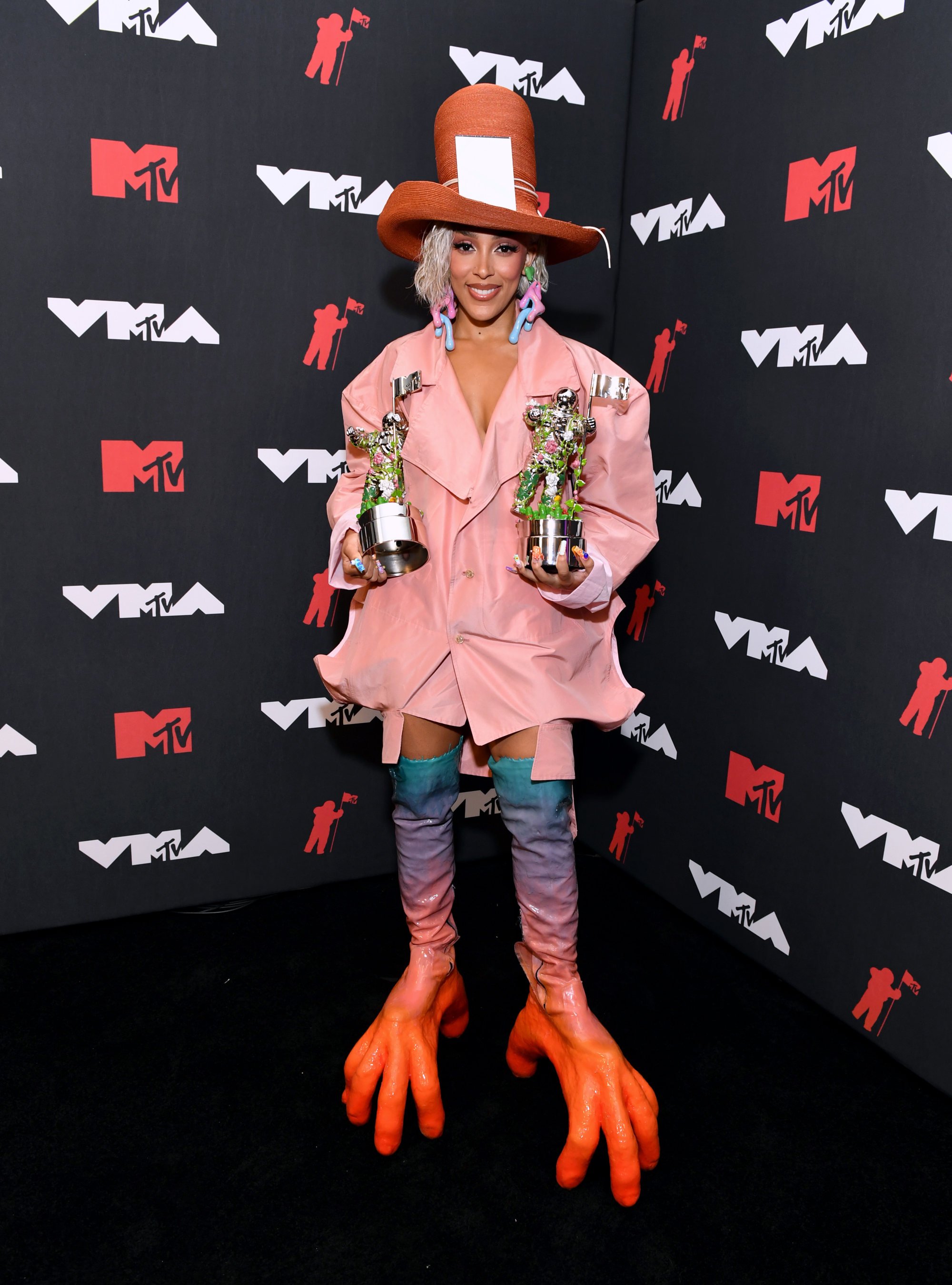 14 outfits that prove Doja Cat is 2023's quirkiest style icon