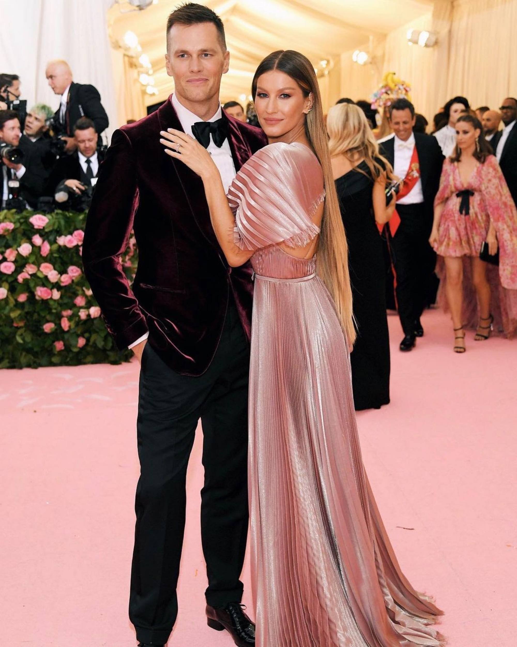 The NFL's 5 most fashionable players: Tom Brady attended Met Gala in Tom  Ford and Valentino and Joe Burrow wears Cartier, while Travis Kelce sports  Dior and Von Miller once got an