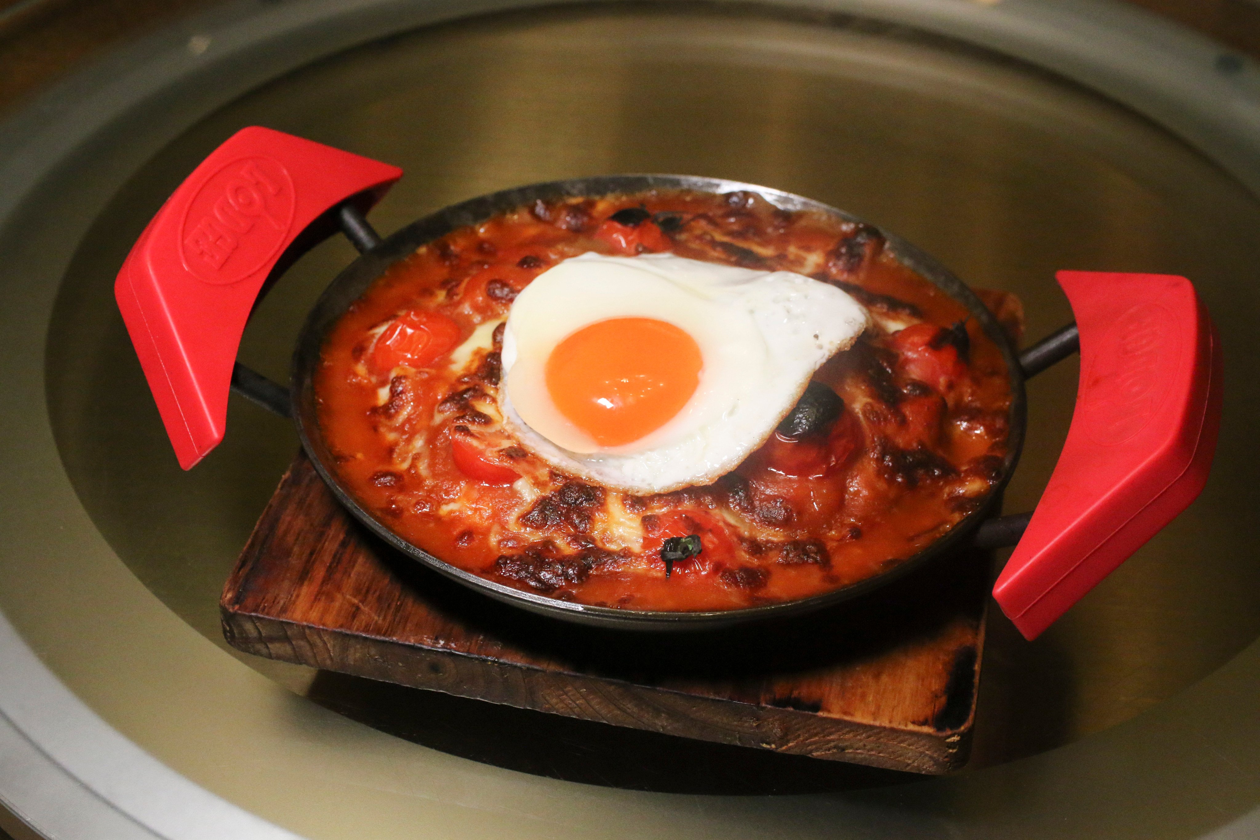 Flower Drum’s baked Pork Chop Rice with Egg.from &#xA;&#xA;CREDIT: Wilson Fok