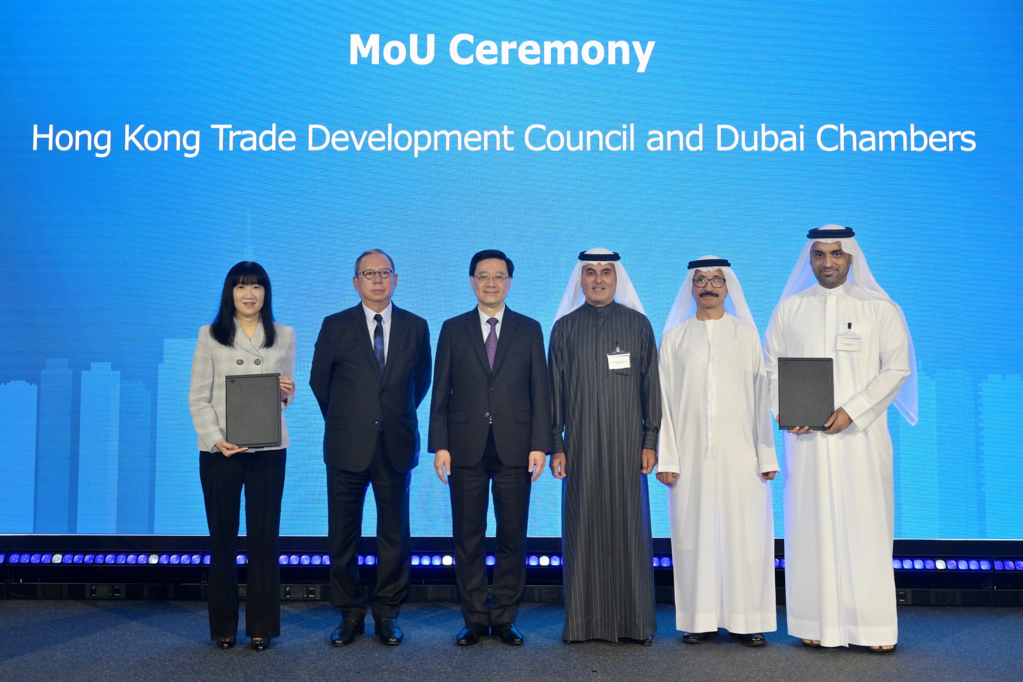 The Trade Development Council and Dubai Chambers exchanged an MOU at the forum. Photo: SCMP