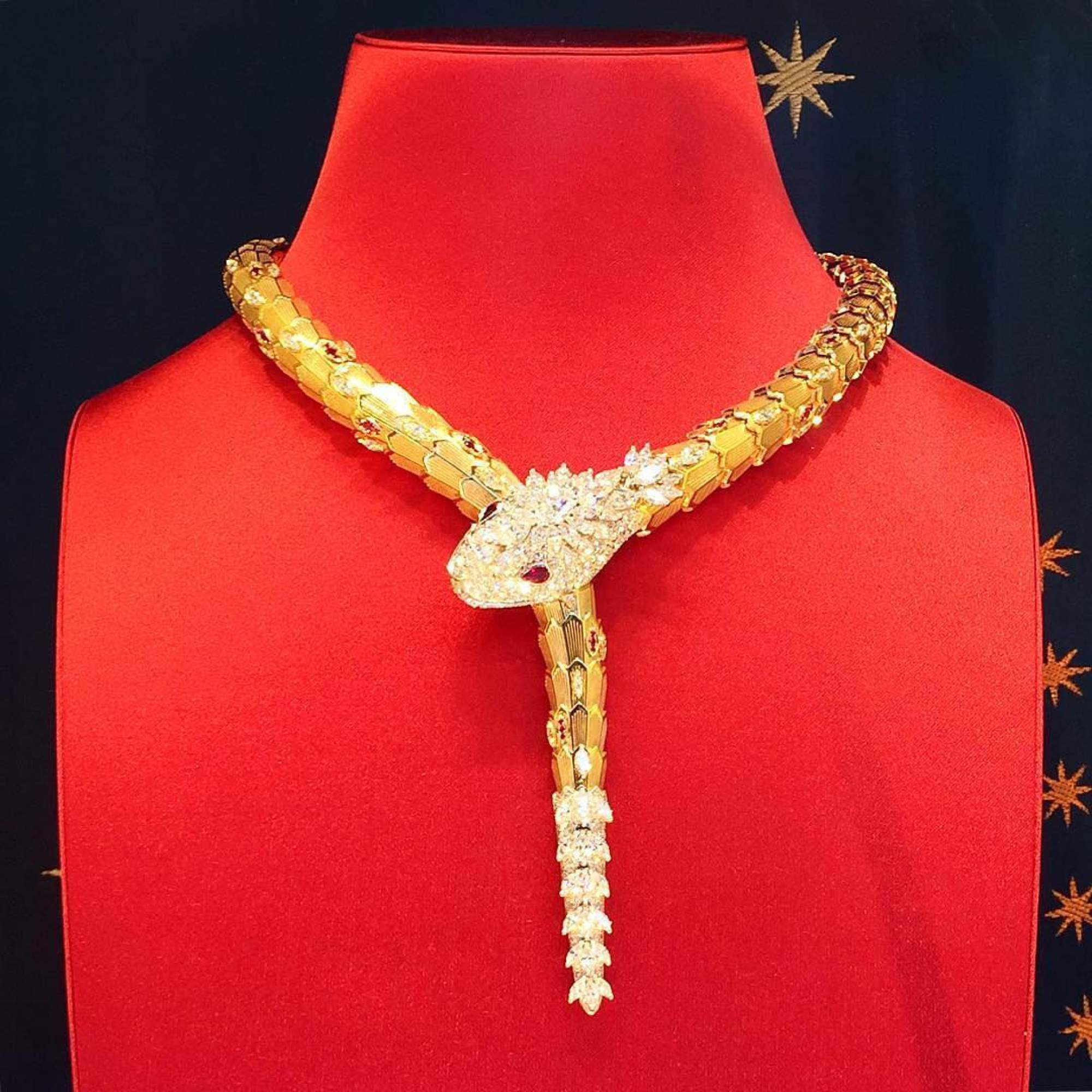 Bulgari’s extravagant Serpenti necklace costs around US$300,000. Photo: @bulgari/Instagram