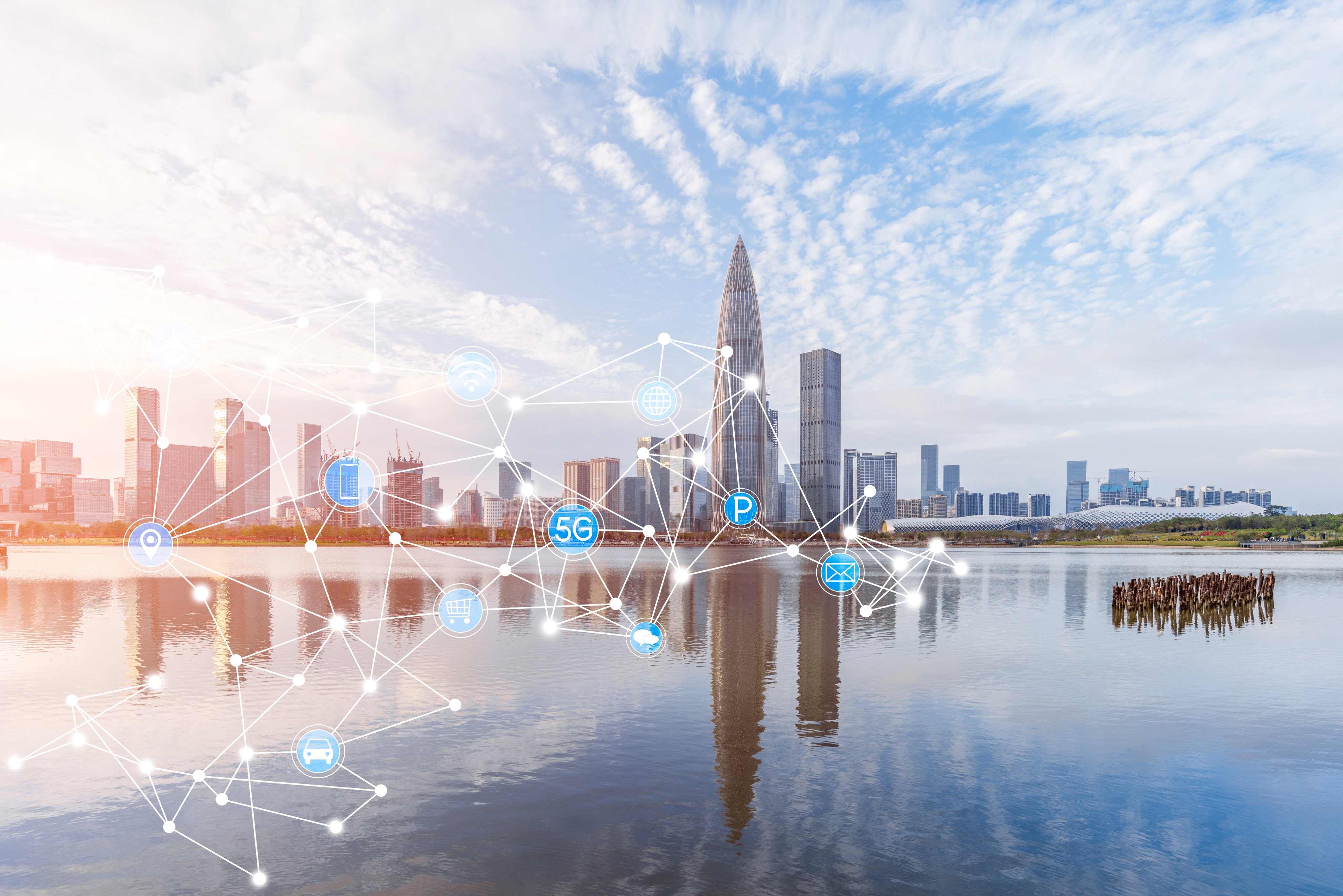 With 10,000 more 5G base stations, Shenzhen expects its average internet download speeds to reach 500 megabits per second by the end of this year. Photo: Shutterstock