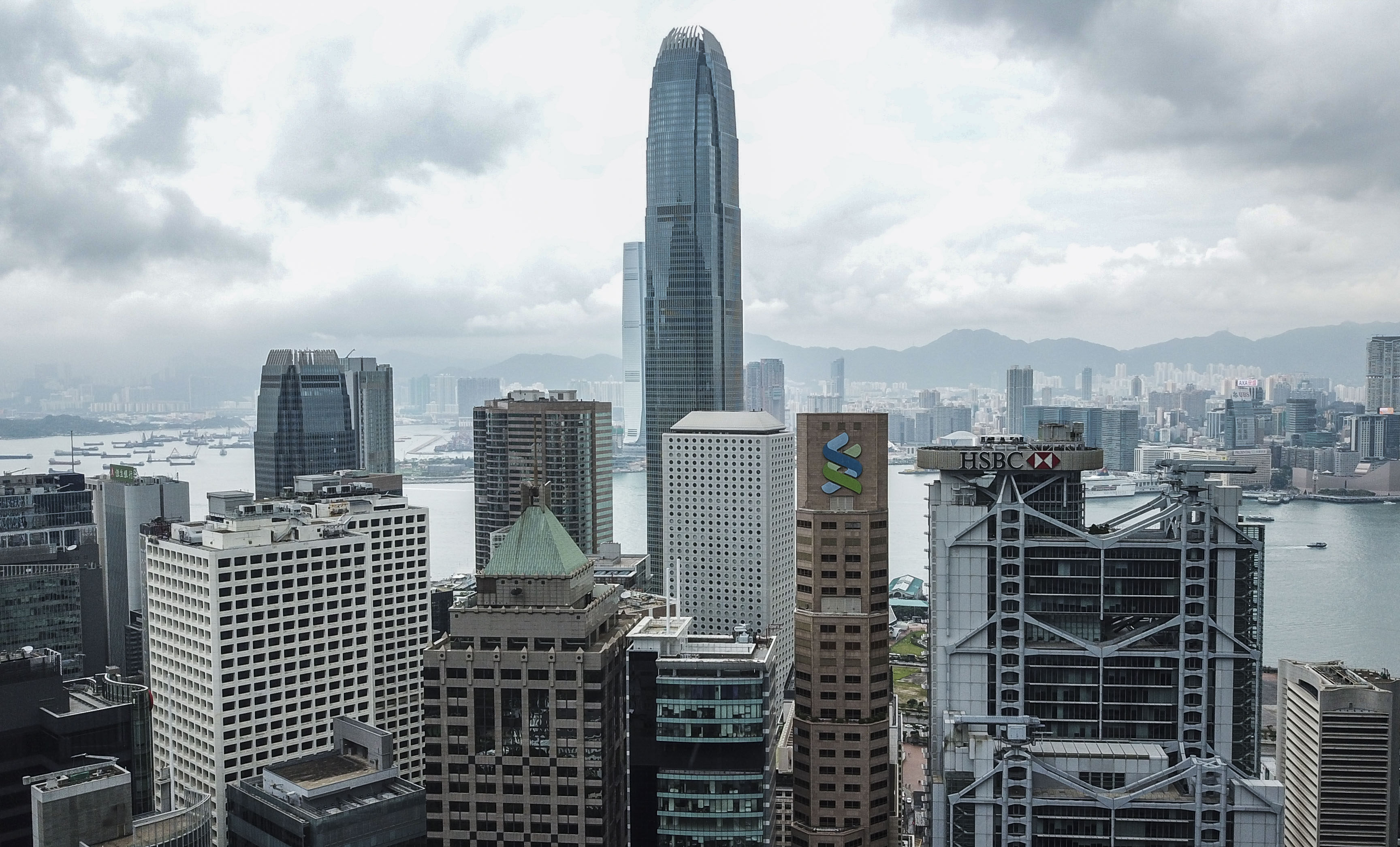 Standard Chartered Bank’s Asia CEO Benjamin Hung has predicted global capital will further flow into mainland China, offering Hong Kong ‘absolute advantages’. Photo: Roy Issa
