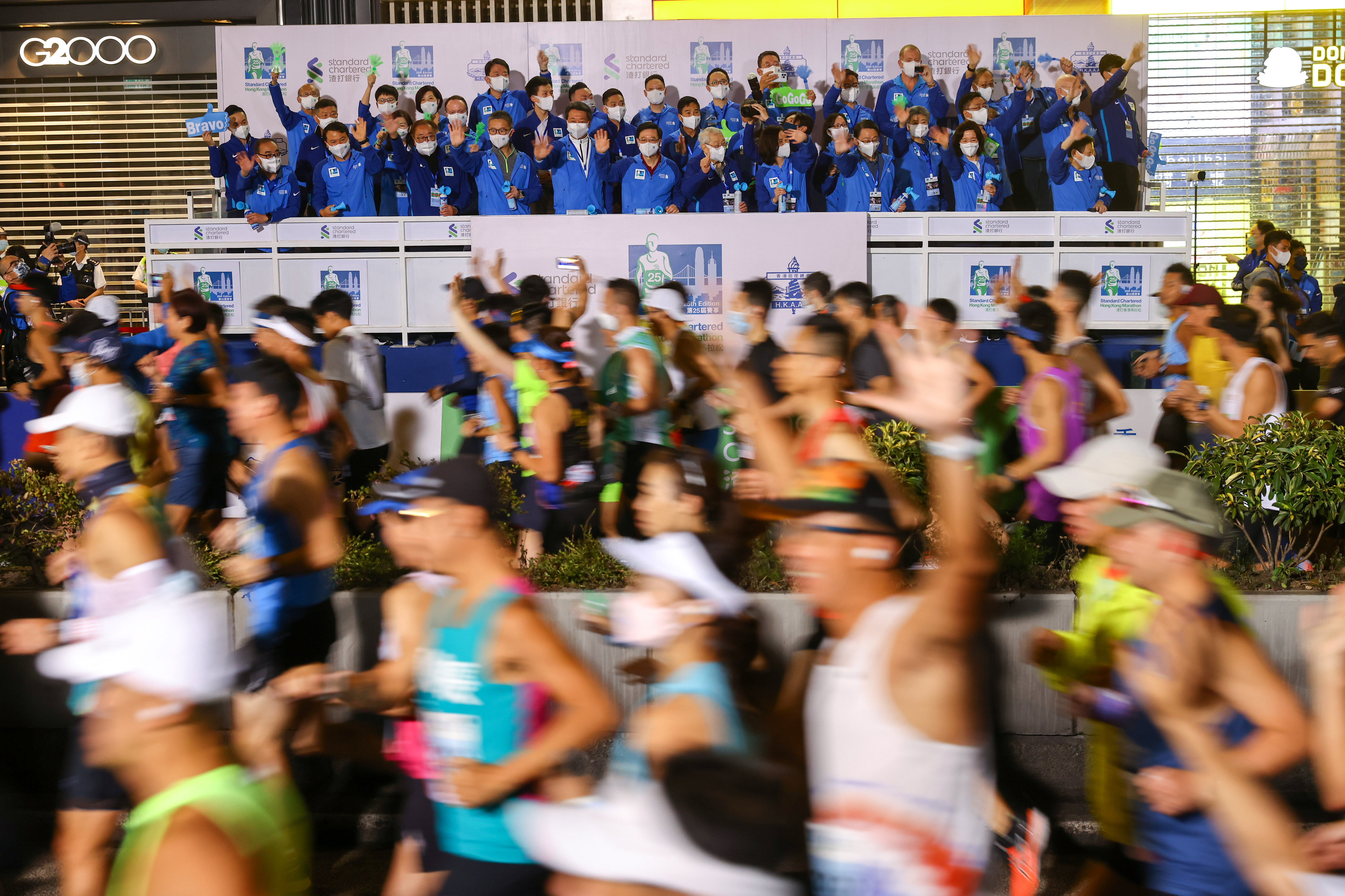 Runners start the Standard Chartered Hong Kong Marathon. Photo: DicksonLee
