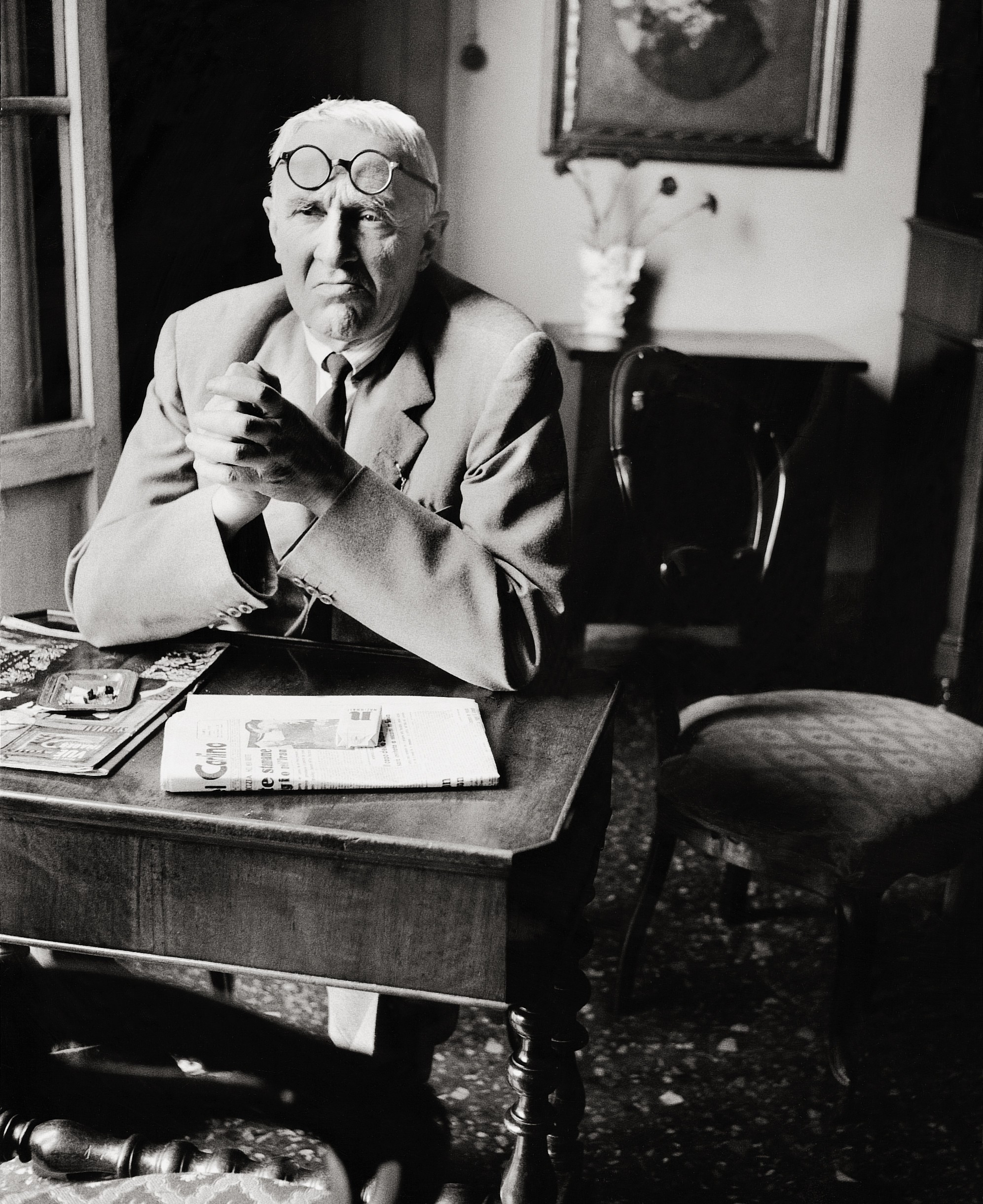 Italian painter Giorgio Morandi in his flat in Bologna, in 1958. Visiting the artist’s then former home in the early 2000s would greatly influence the life and career of Hong Kong art gallery director Patricia Crockett. Photo: Getty Images