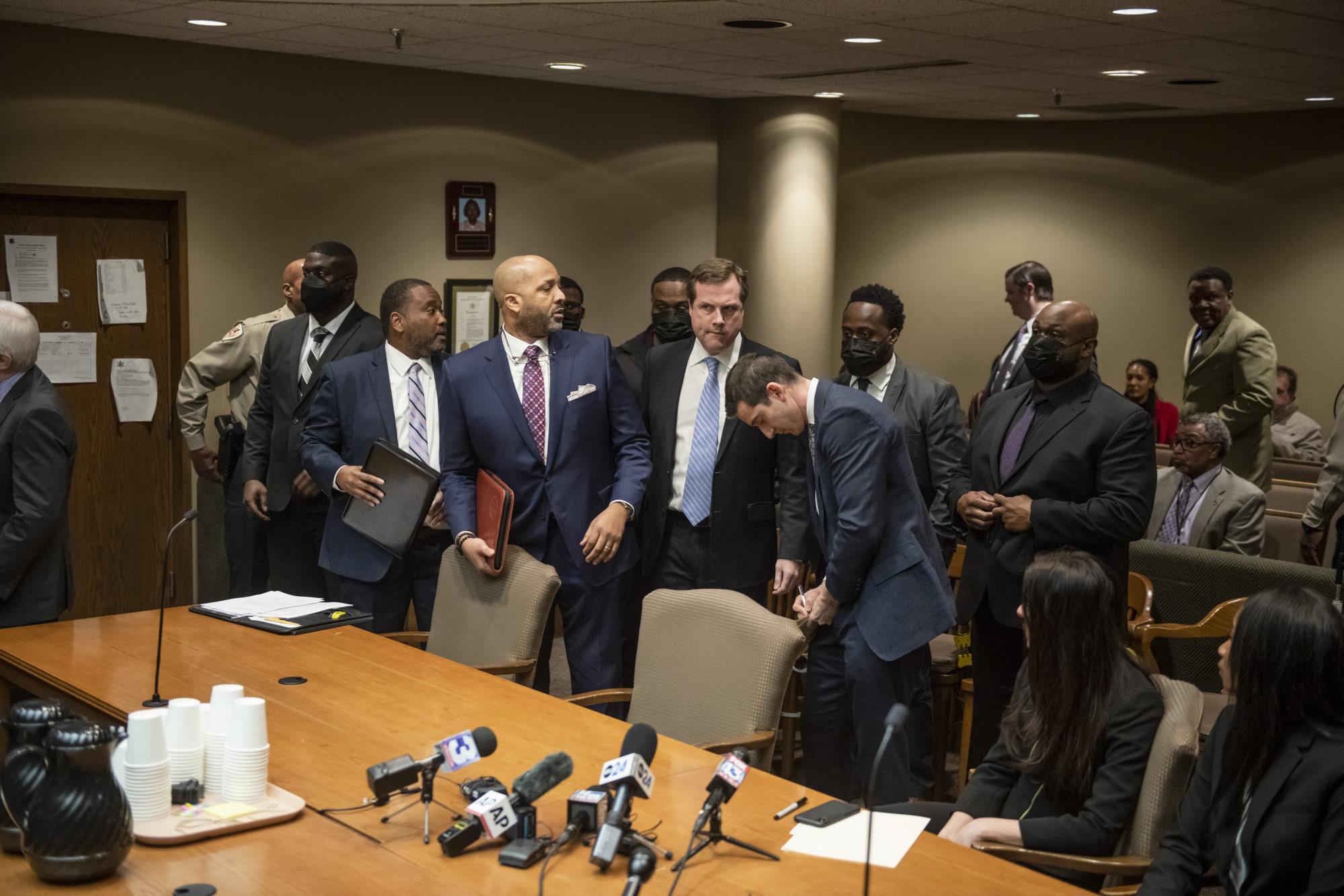 Five Memphis police officers plead not guilty in death of Tyre Nichols ...