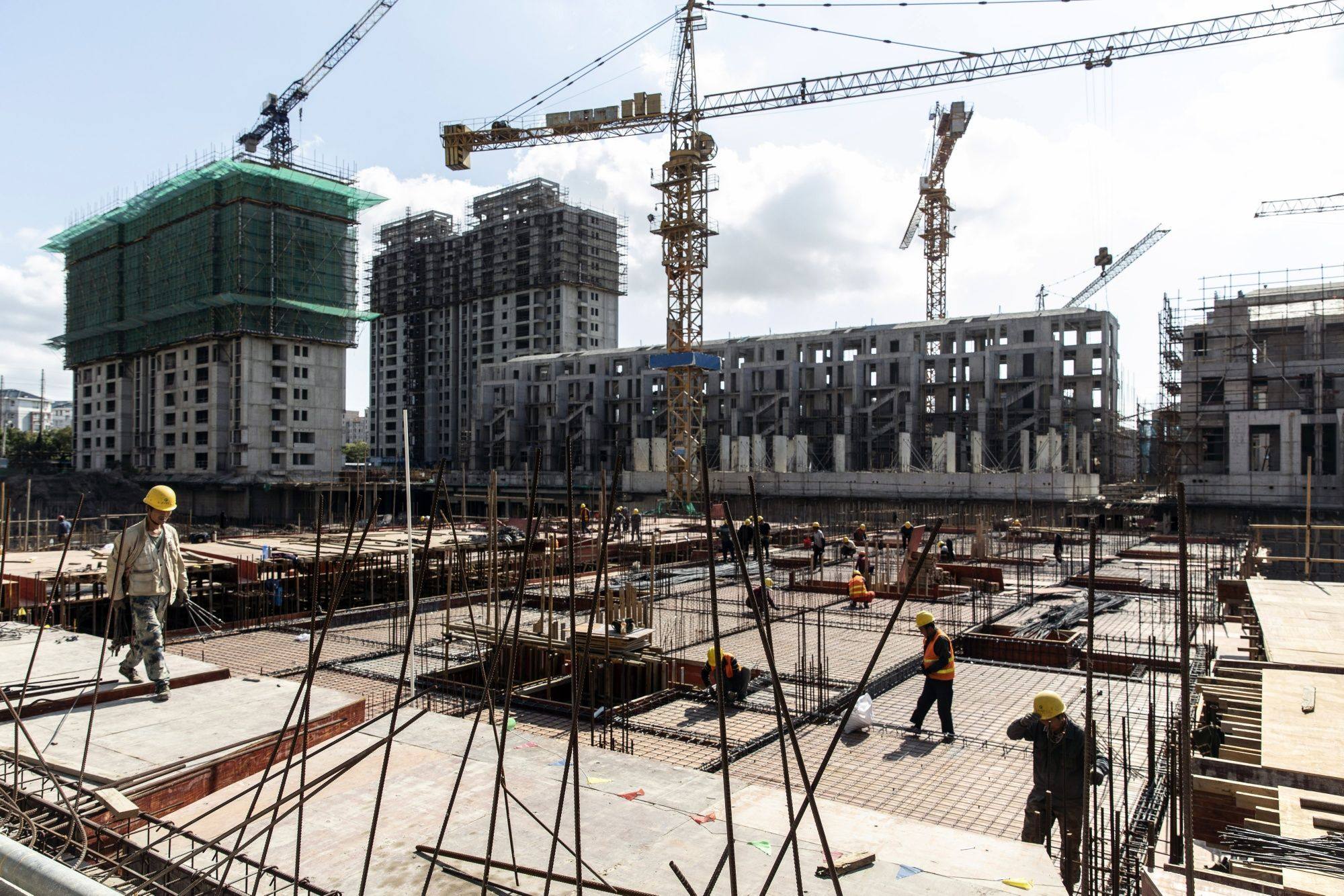 Residential buildings under construction at Tahoe Group Co.’s Cathay Yard development in Shanghai on November 9, 2022. Photo: Bloomberg