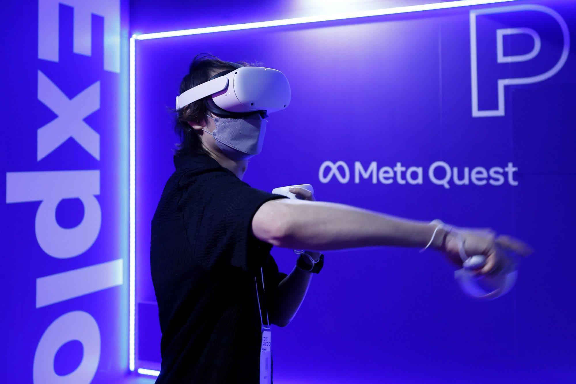 Facebook Owner Meta Plans to Call New Virtual Reality AR, VR Headset Quest  Pro - Bloomberg
