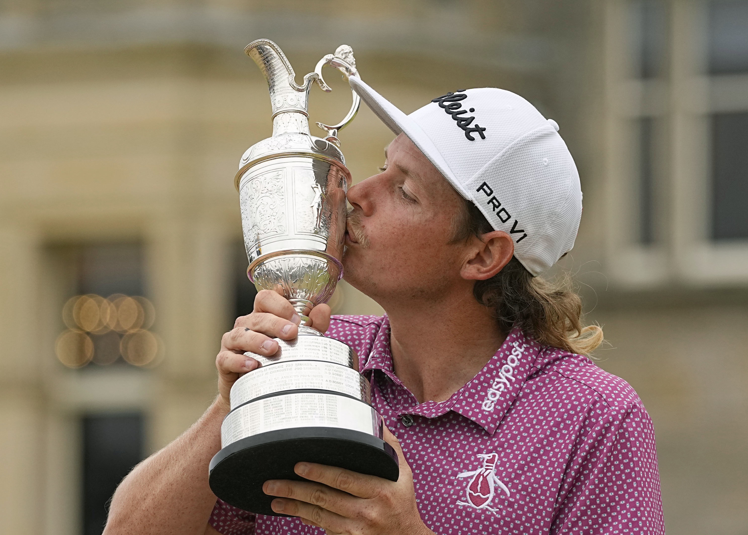 Cameron Smith of Australia kisses the victor’s trophy after winning the British Open golf championship on July 17, 2022, on the Old Course at St Andrews, Scotland. Photo: Kyodo
