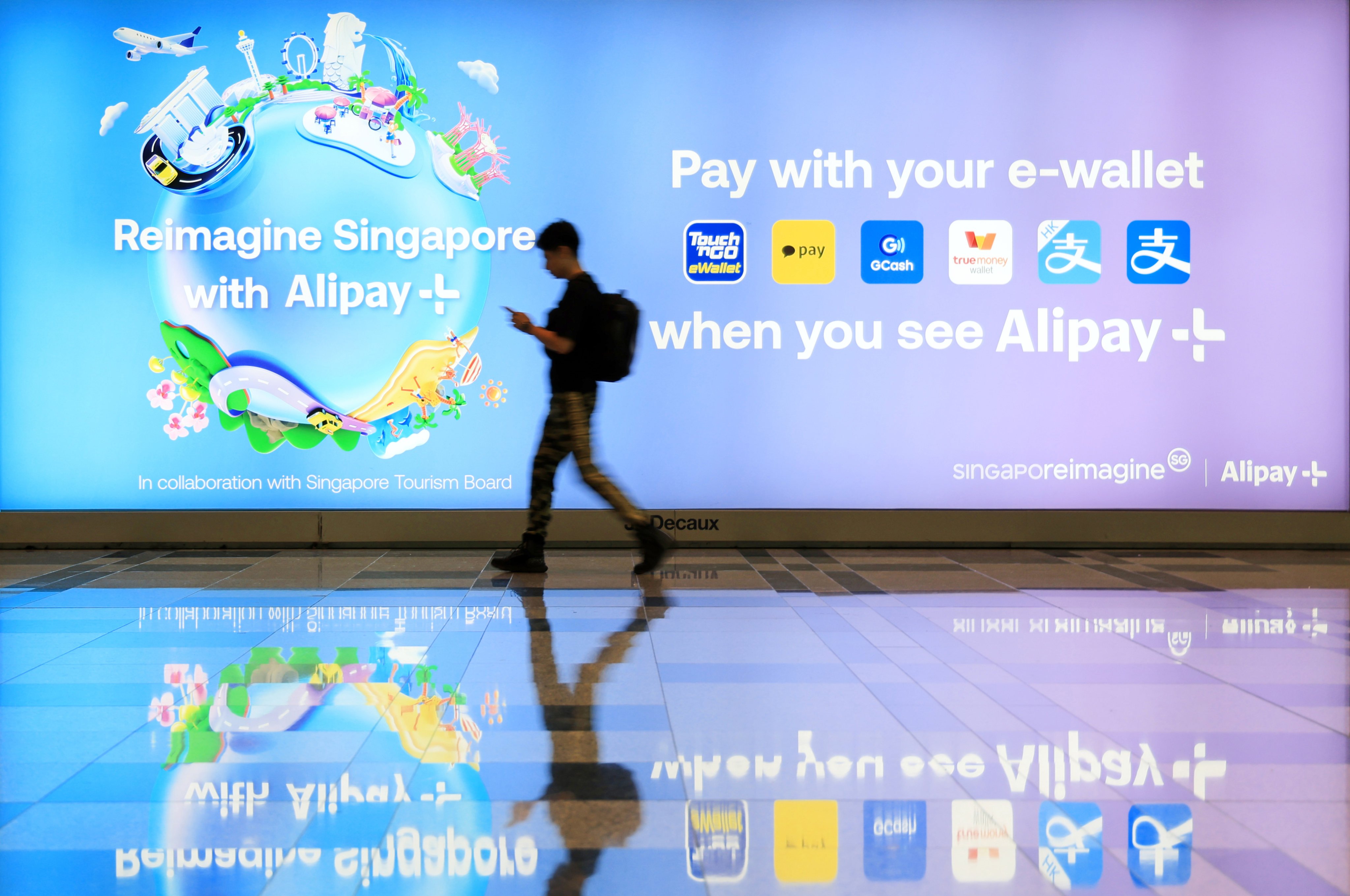 Singapore is among the Asian nations that offers travellers the ability to continue making transactions using their existing e-wallets thanks to access to the digital payment solution Alipay+.