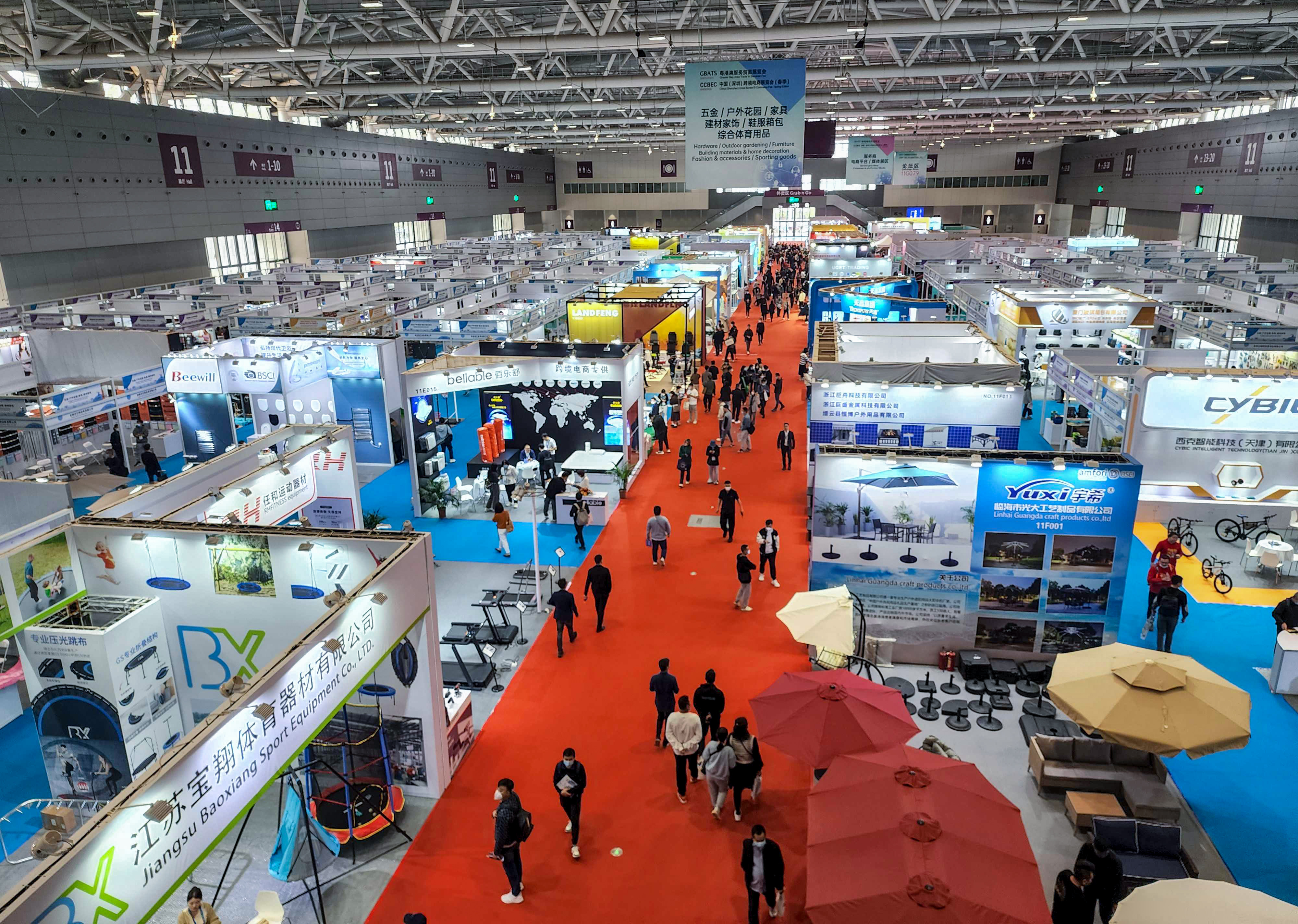 More than 100,000 visitors are estimated to have attended the three-day China (Shenzhen) Cross-border E-commerce Fair. Photo: Iris Ouyang