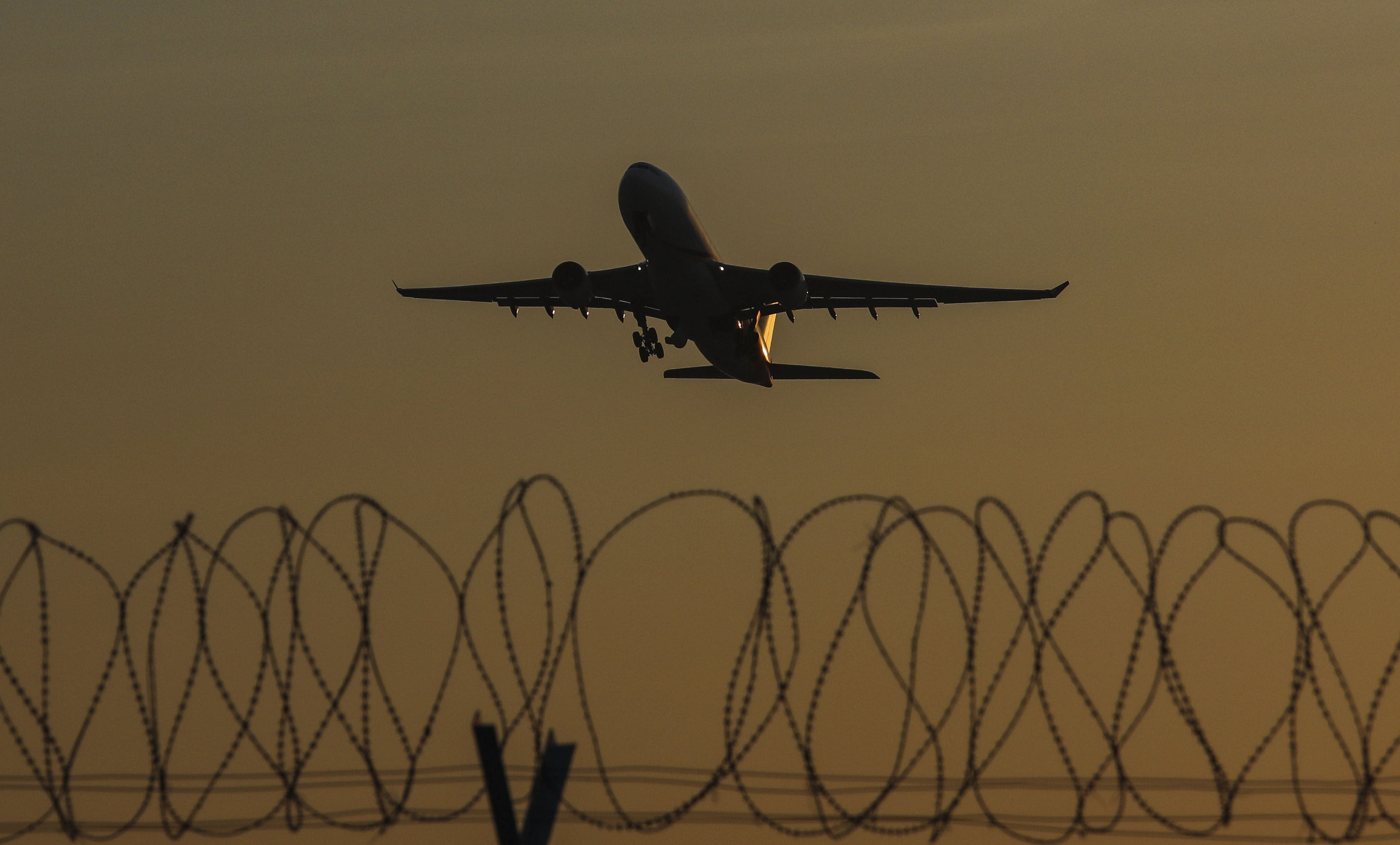 Several airlines delay resuming or increasing flights to Hong Kong because of labour shortages at their ground handling companies. Photo: Felix Wong