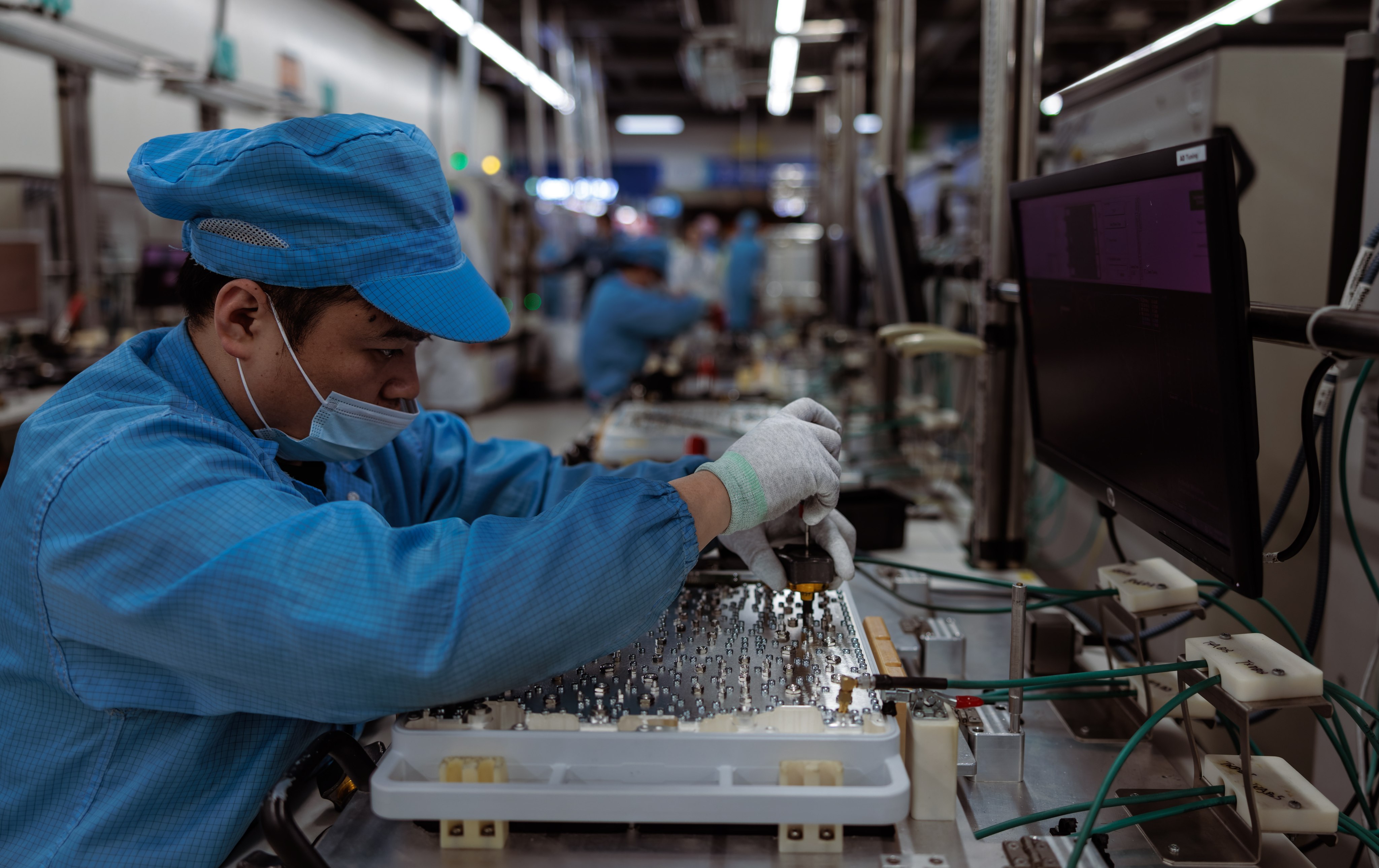 China's Services Sector Grows at Fastest Pace in 15 Months