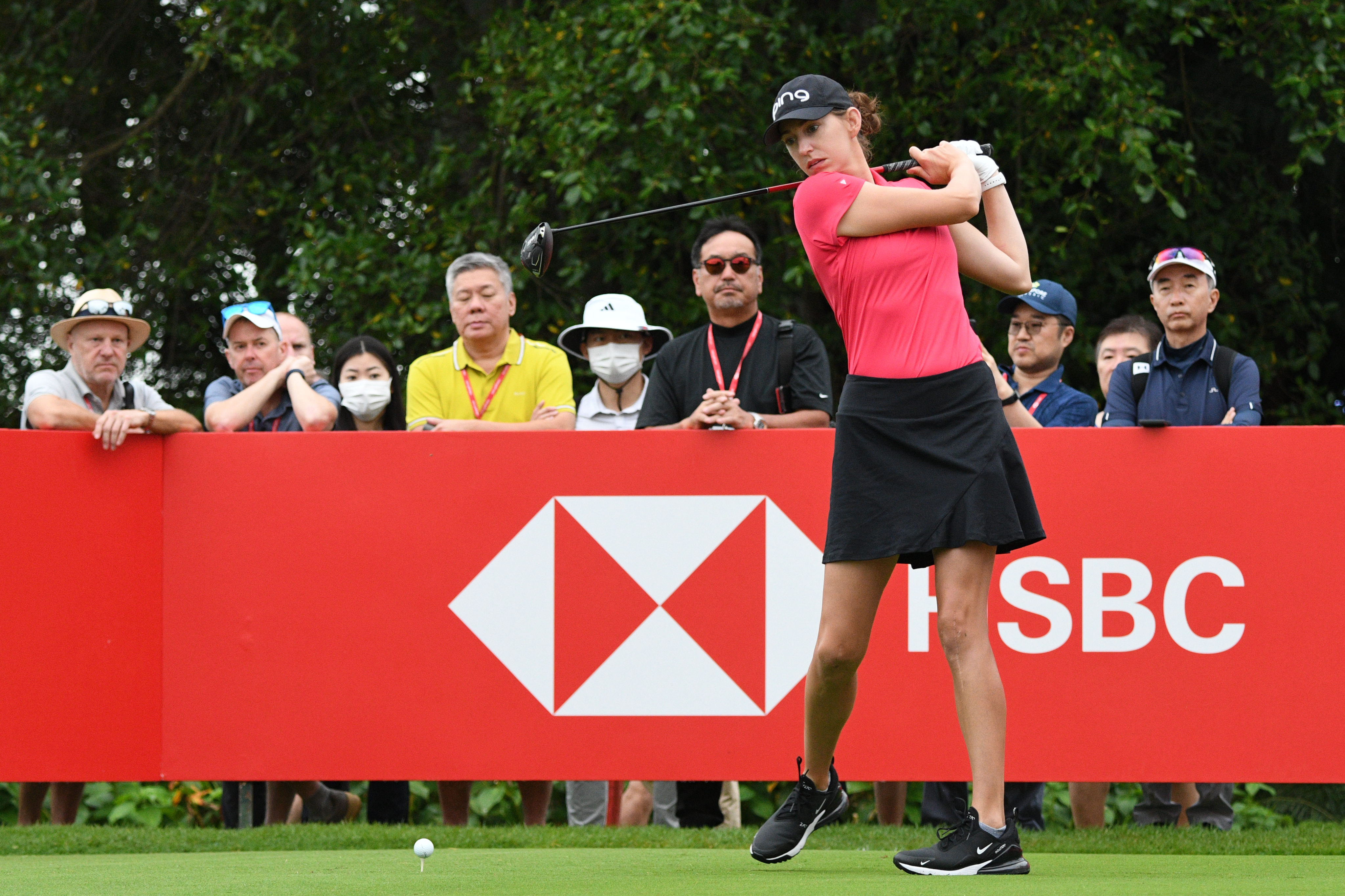 Elizabeth Szokol takes a practice swing on the first day of the HSBC Women’s World Championship held at Singapore’s Sentosa Golf Club. Photo: Xinhua