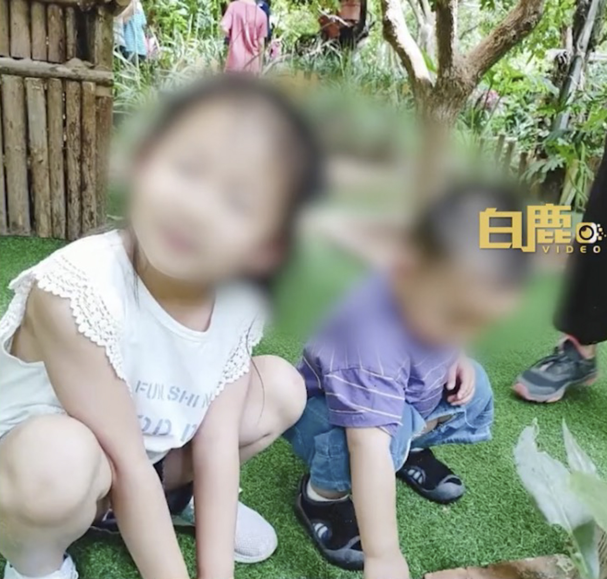 The couple, who also have a daughter, divorced in 2019 citing a communication breakdown but have overcome this for the sake of their son. Photo: Weibo The couple, who also have a daughter, divorced in 2019 citing a communication breakdown but have overcome this for the sake of their son. Photo: Weibo
