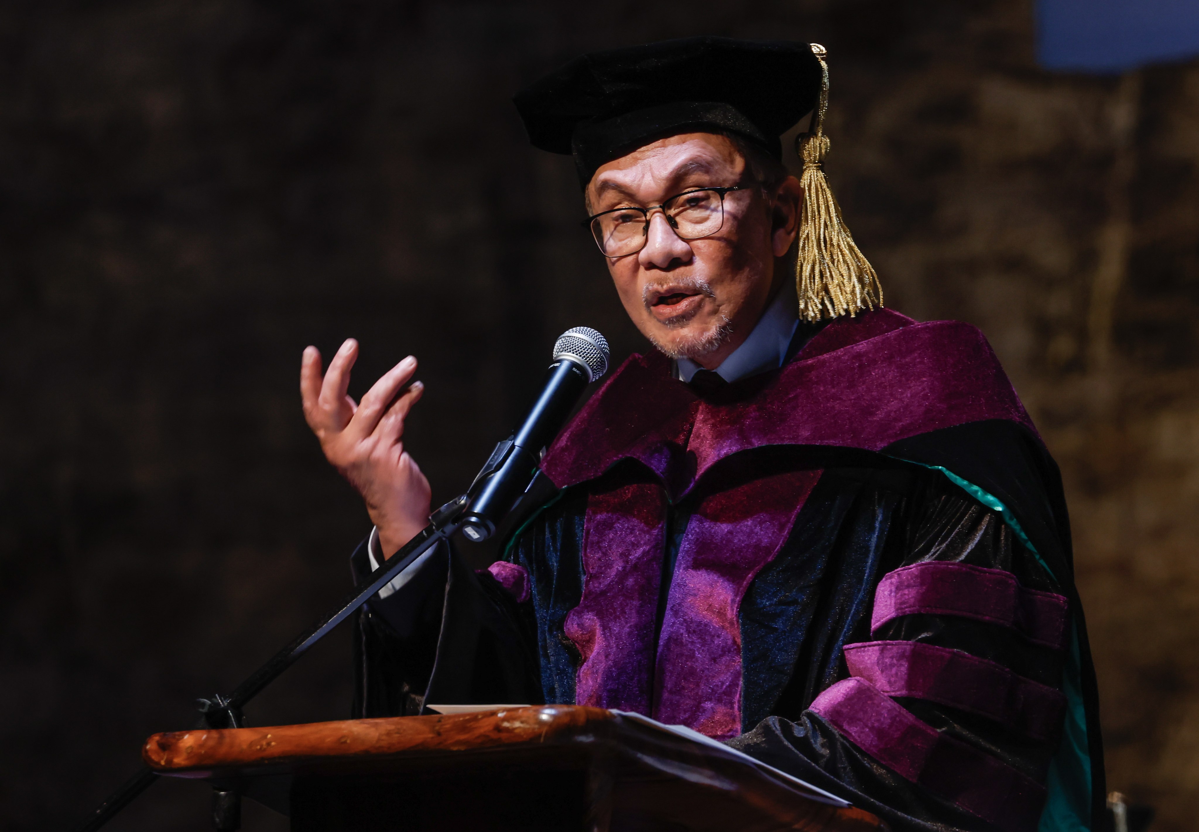 Malaysian Prime Minister Anwar Ibrahim delivers a lecture at the University of the Philippines in Metro Manila on March 2. Photo: EPA-EFE