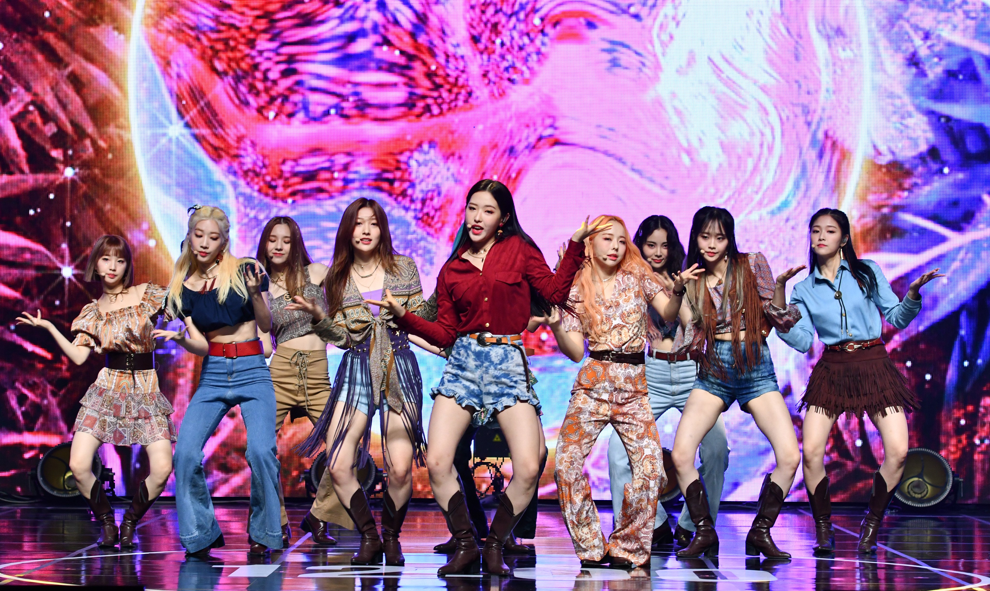 K-pop girl group Loona perform at Blue Square in 2020 in Seoul, South Korea. San Diego State University students will get the chance to take a course on K-pop dances like this one this year. Photo: ImaZins via Getty Images