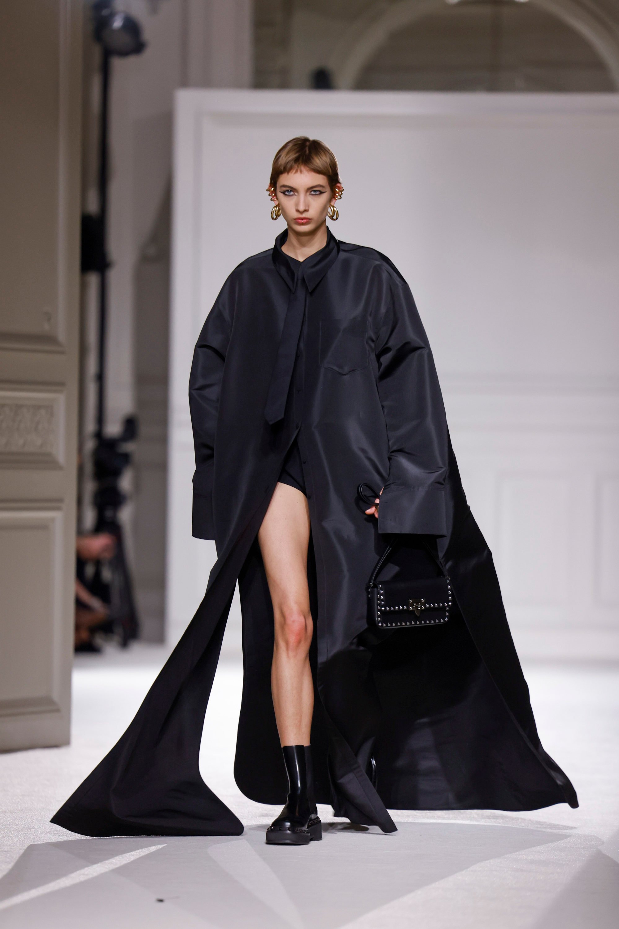 Paris Fashion Week 2023: Valentino’s black-tie show brought A-listers ...