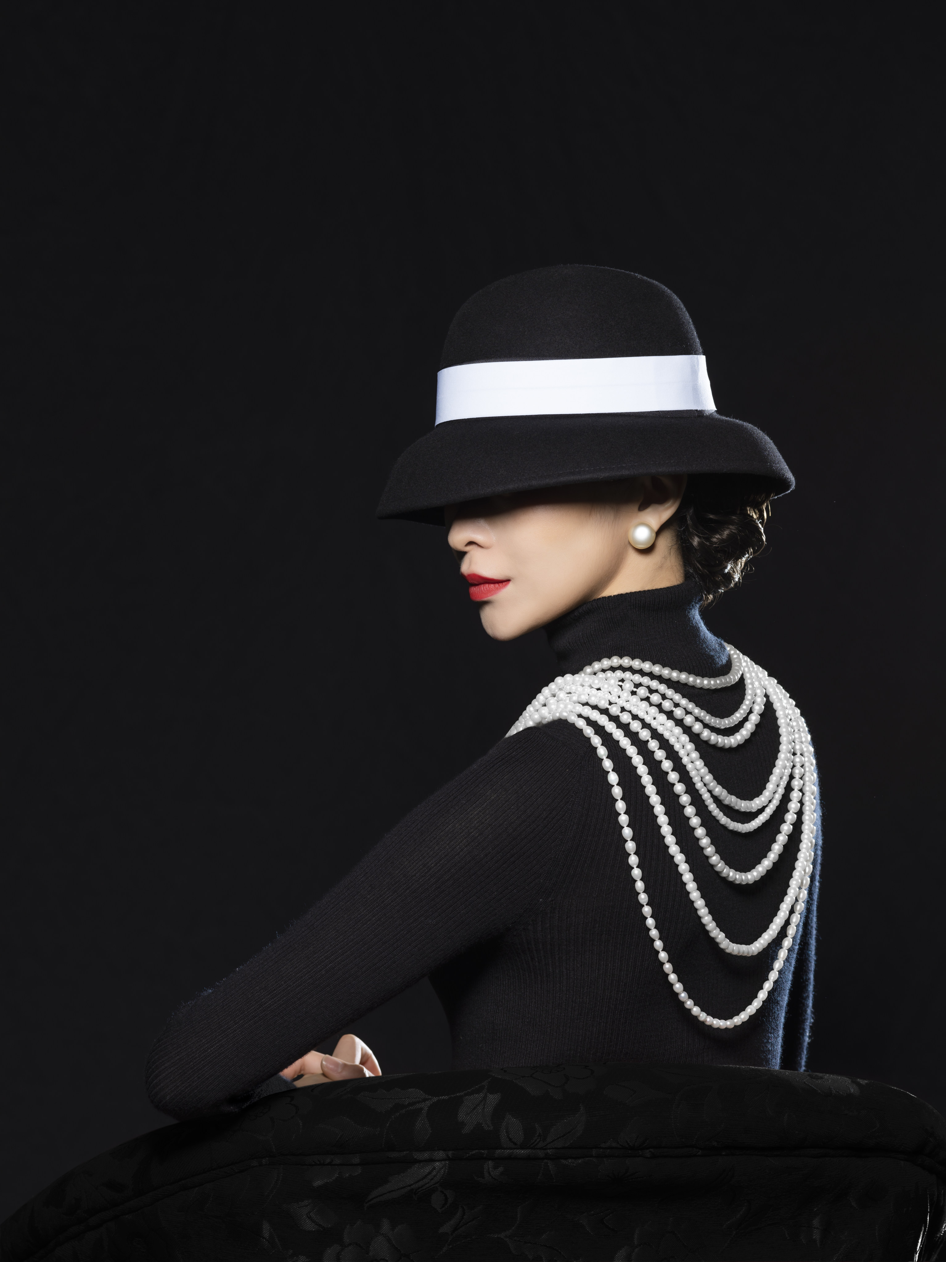 SEVEN WONDERS HOW COCO CHANEL CHANGED THE COURSE OF WOMENS FASHION   Wonderland