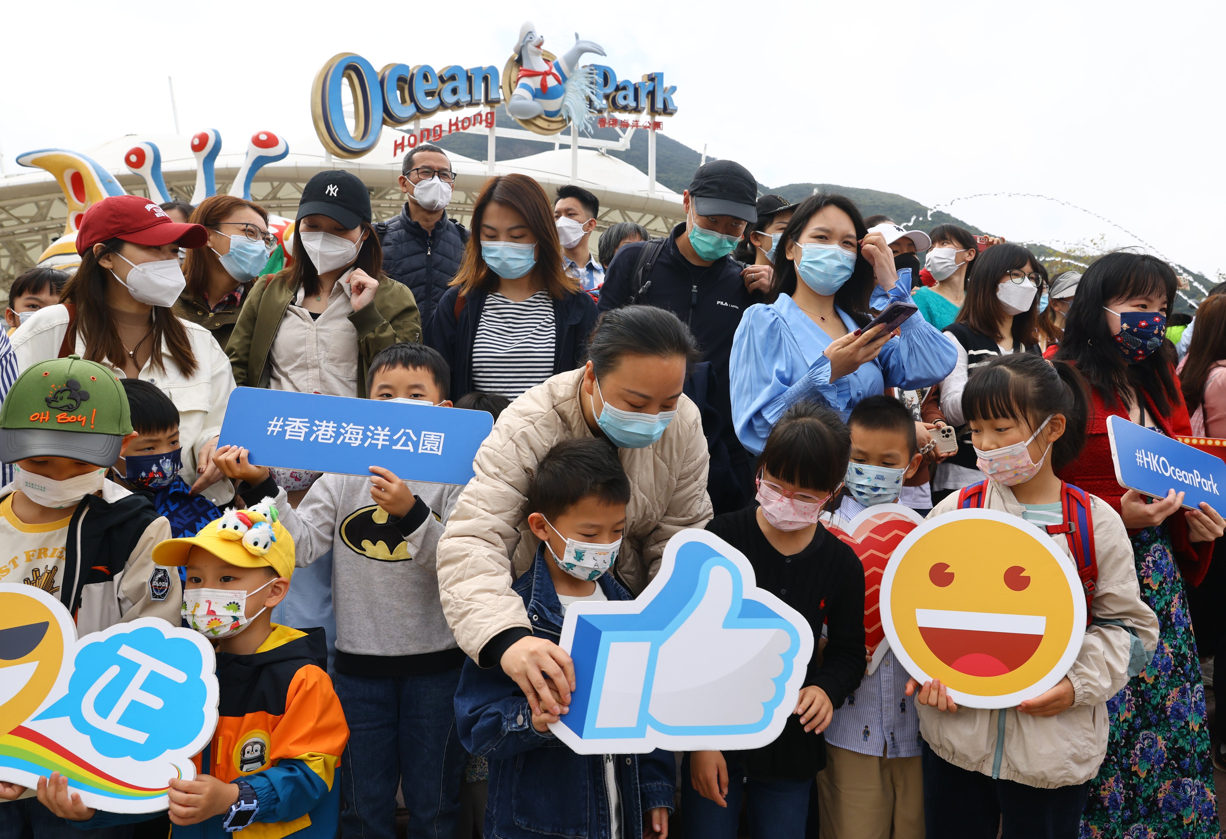 130 mainland travelers from First Single Destination Tour Group (from Shenzhen) arrive at Hong Kong’s Ocean Park on February 11, 2023. Photo: Dickson Lee