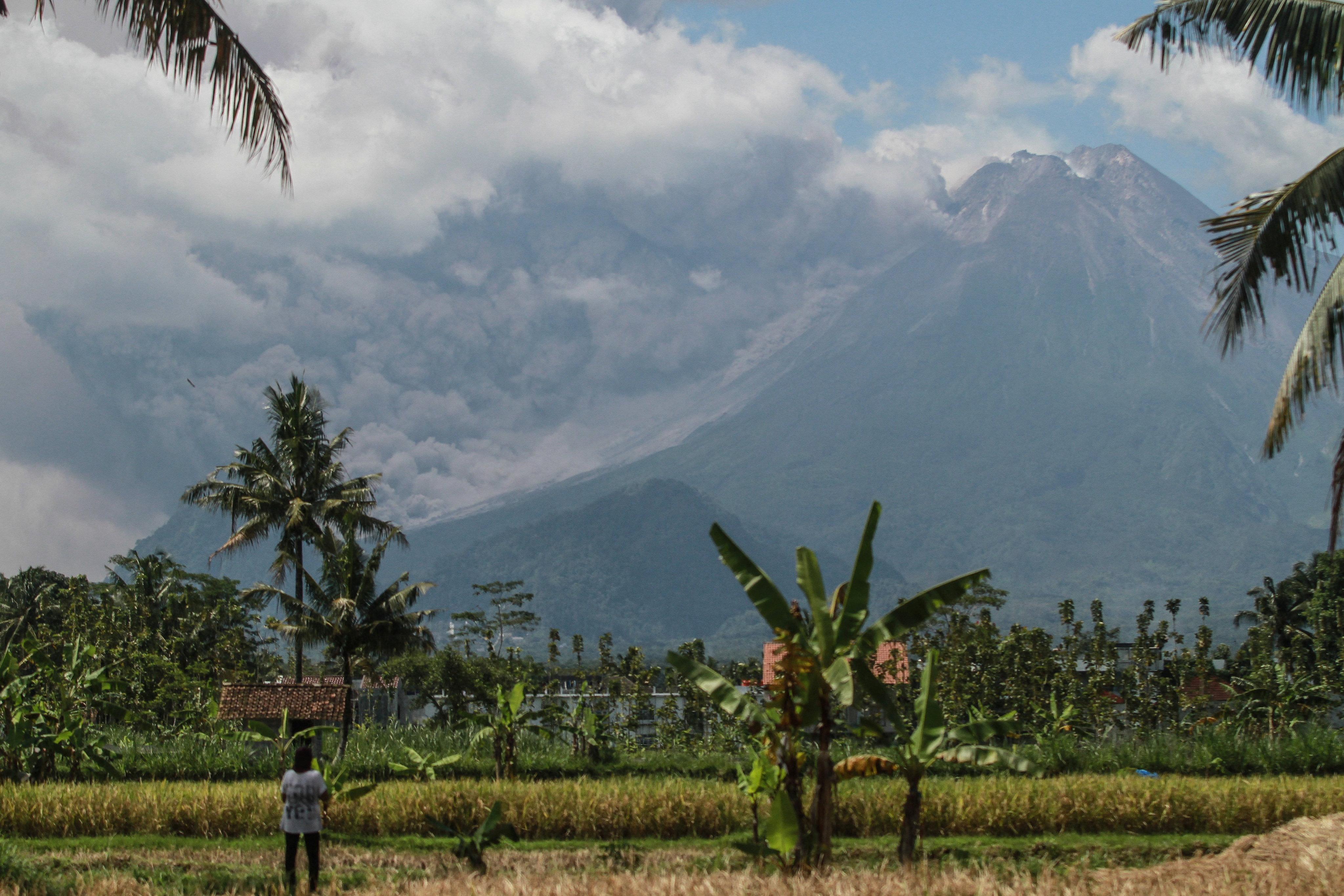 Mount Merapi volcano erupts, as seen from Pakem, in Sleman, Yogyakarta, Indonesia. Photo: Reuters