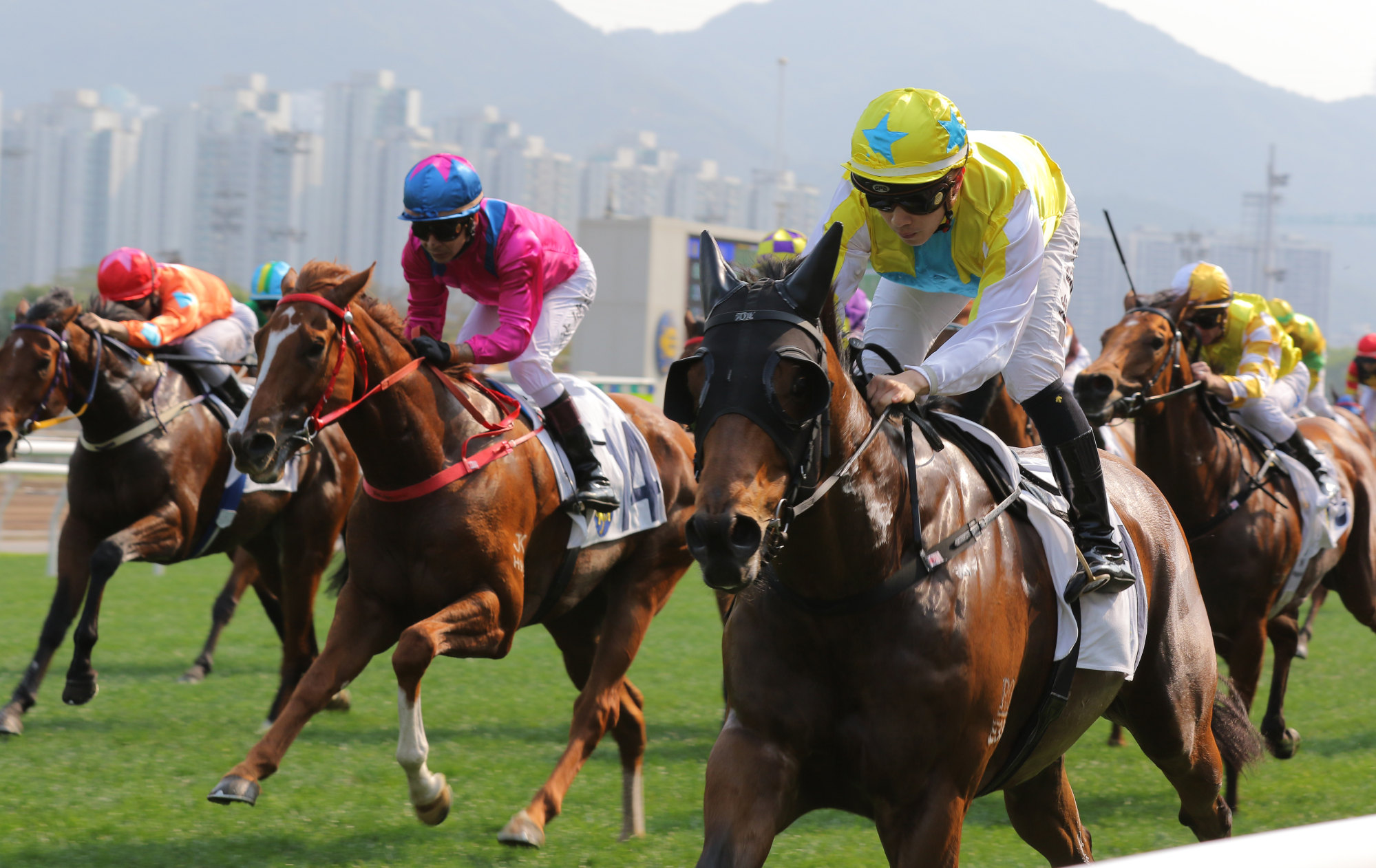 Cheval Valiant strides to victory under Angus Chung.