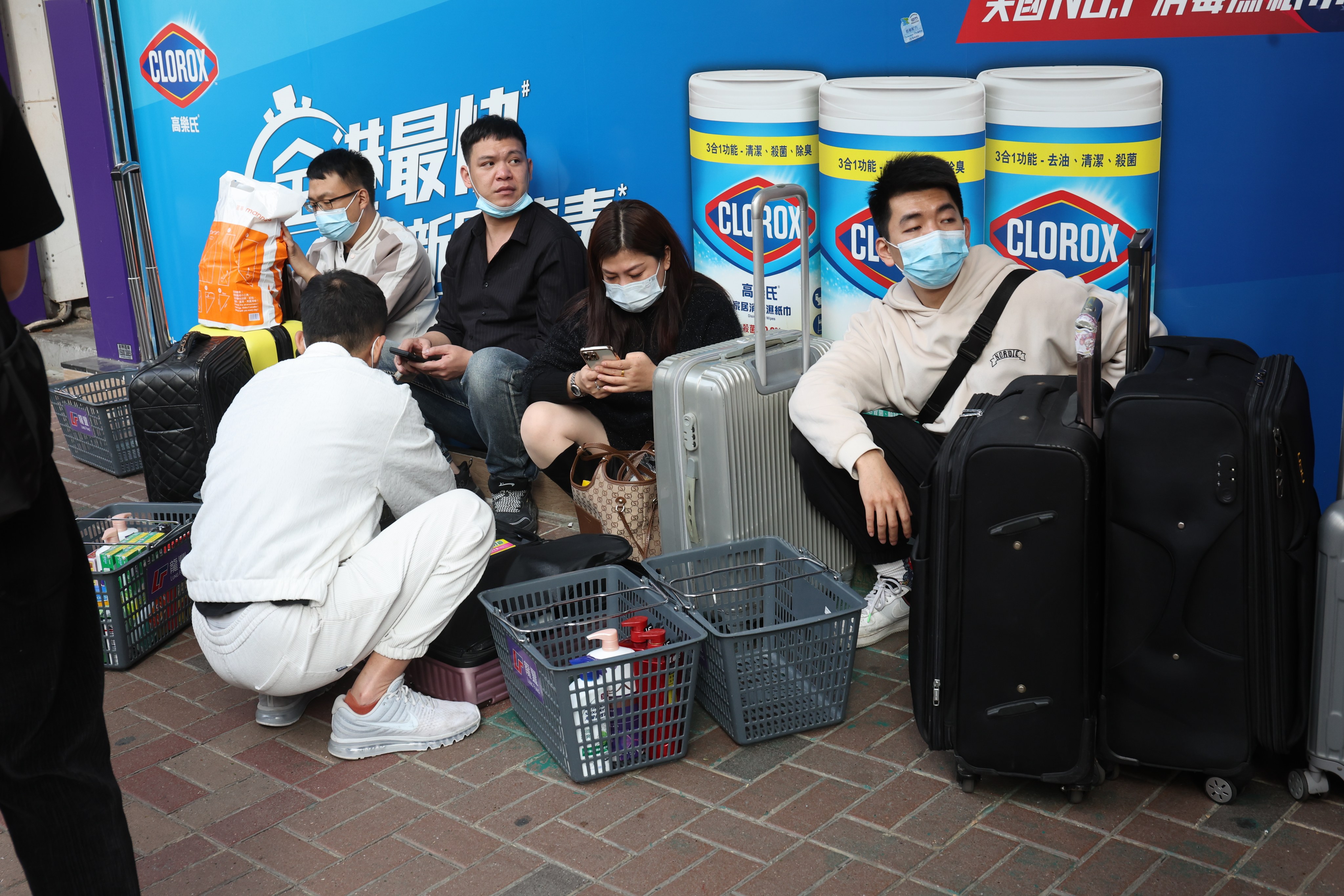 Tourists and parallel goods traders in the city’s Sheung Shui area. Photo: Edmond So