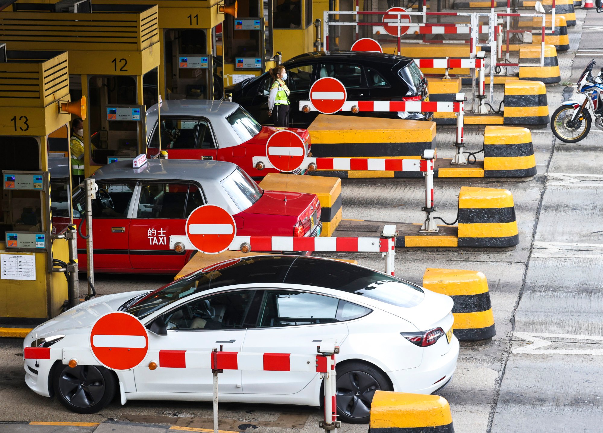 Tolls set to rise by up to HK10 at 2 Hong Kong crossharbour tunnels