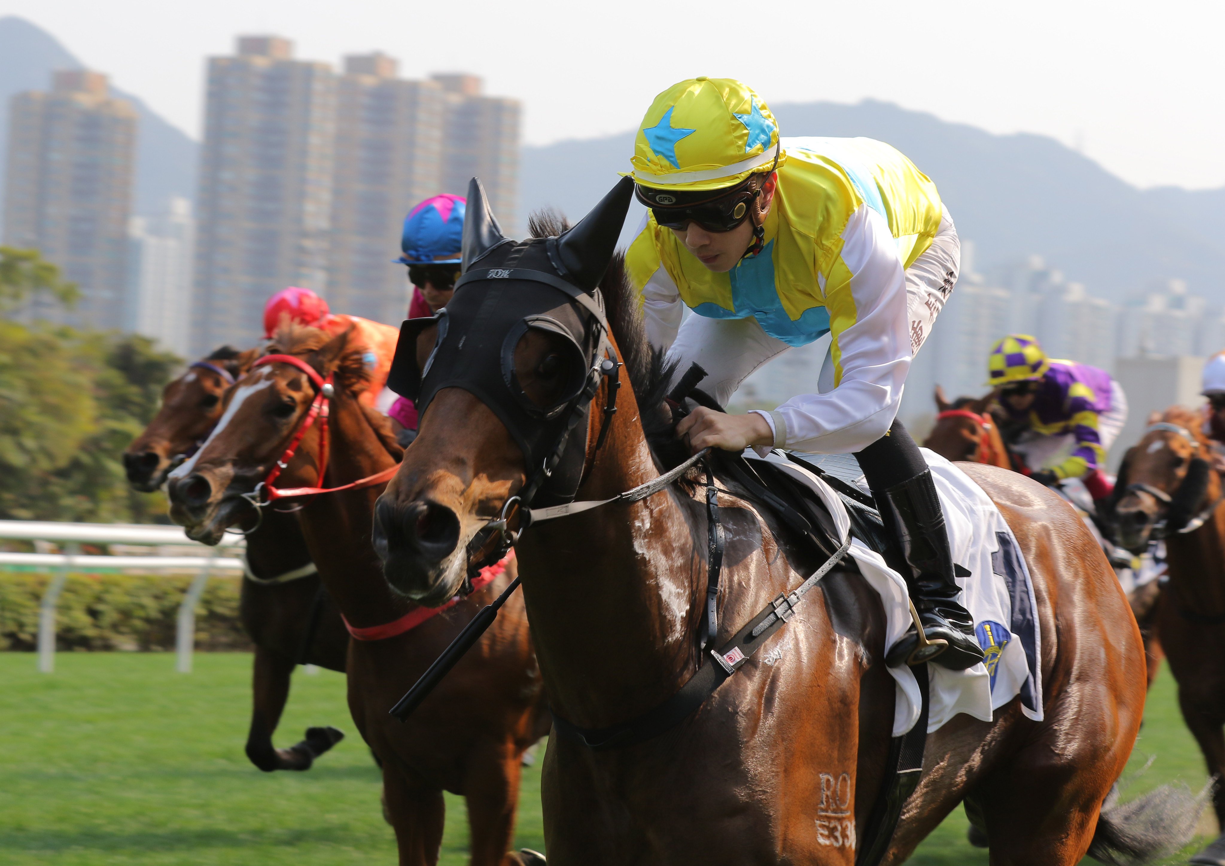 Cheval Valiant smashes the clock under Angus Chung at Sha Tin on March 11. Photo: Kenneth Chan