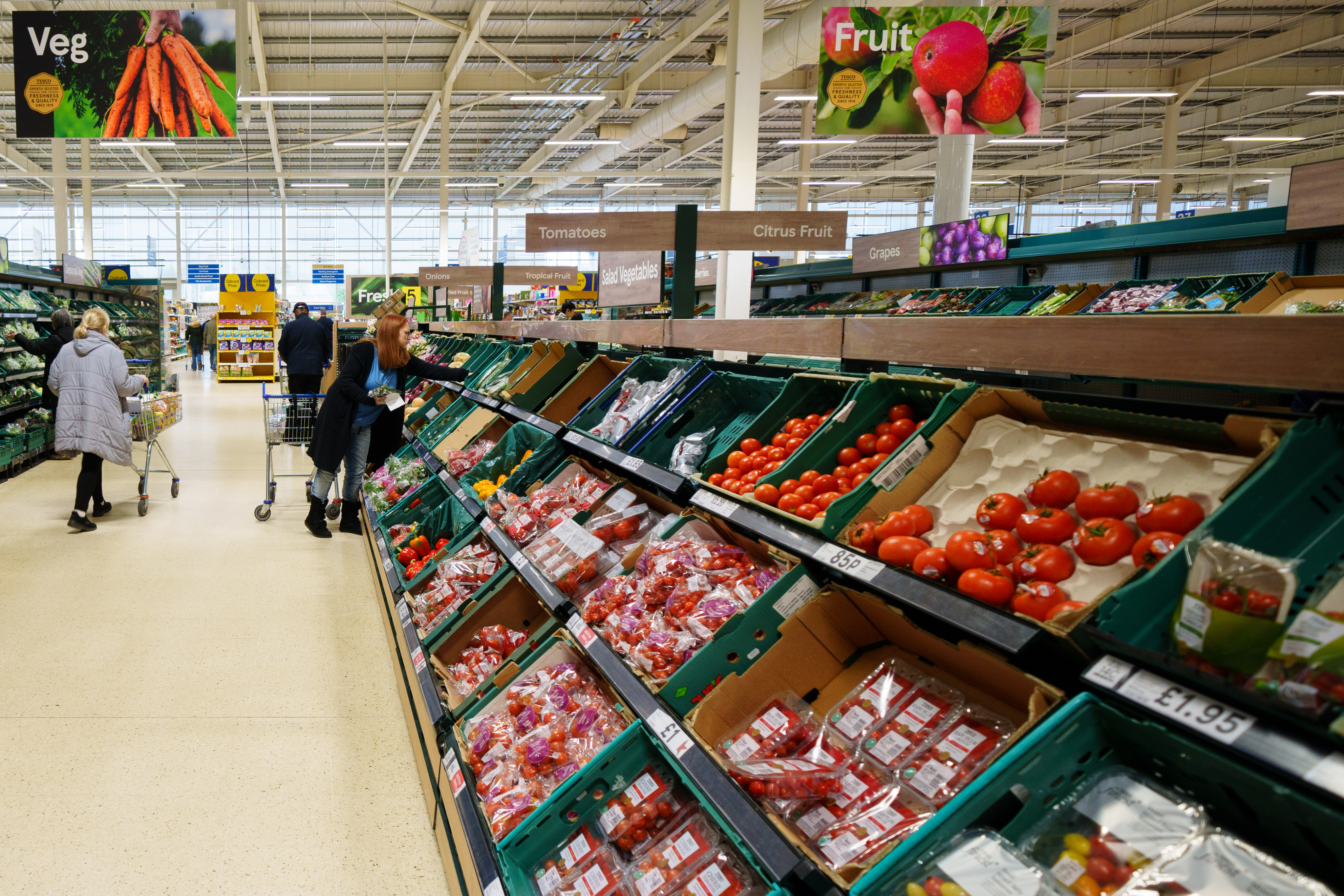 U.K. Grocers Limit Sales of Some Vegetables Amid Shortages