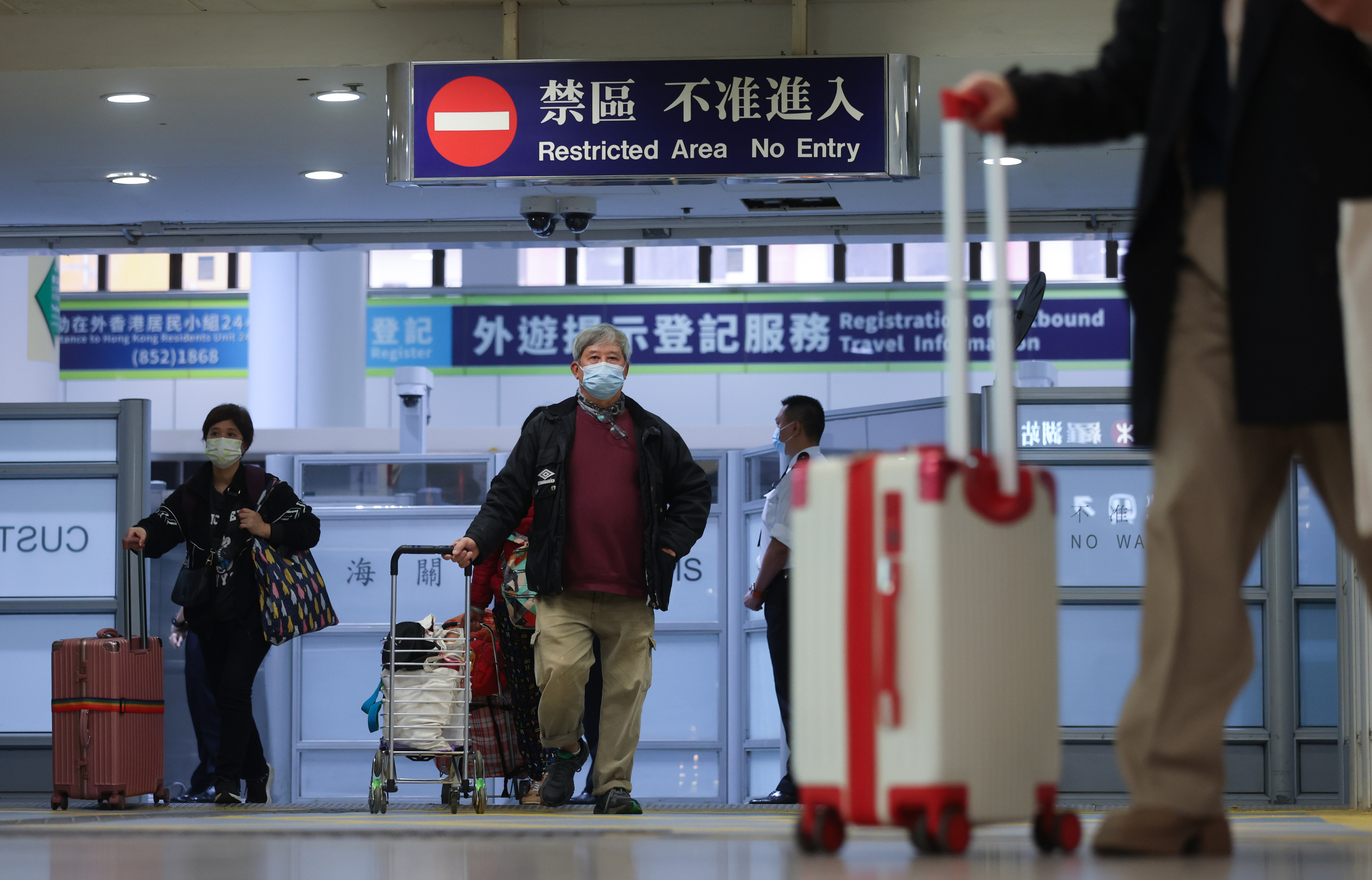 About 7.54 million passengers will enter Hong Kong through land boundary control points, the Immigration Department says. Photo: Yik Yeung-man
