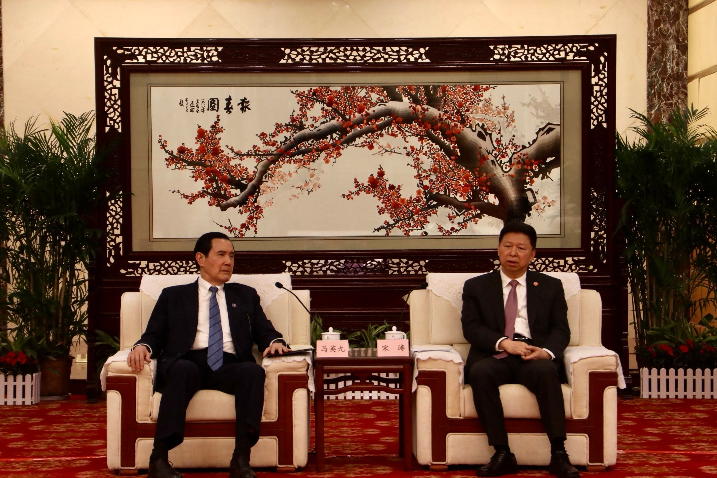 Former Taiwanese president Ma Ying-jeou (left) holds talks with Taiwan Affairs Office chief Song Tao in Wuhan on Thursday. Photo: Ma Ying-jeou’s office via AFP