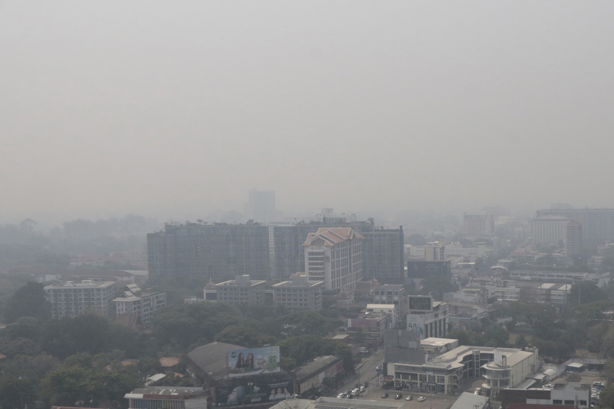 A thick layer of smog covering the city of Chiang Mai, northern Thailand is causing health problems for residents. Photo: AP