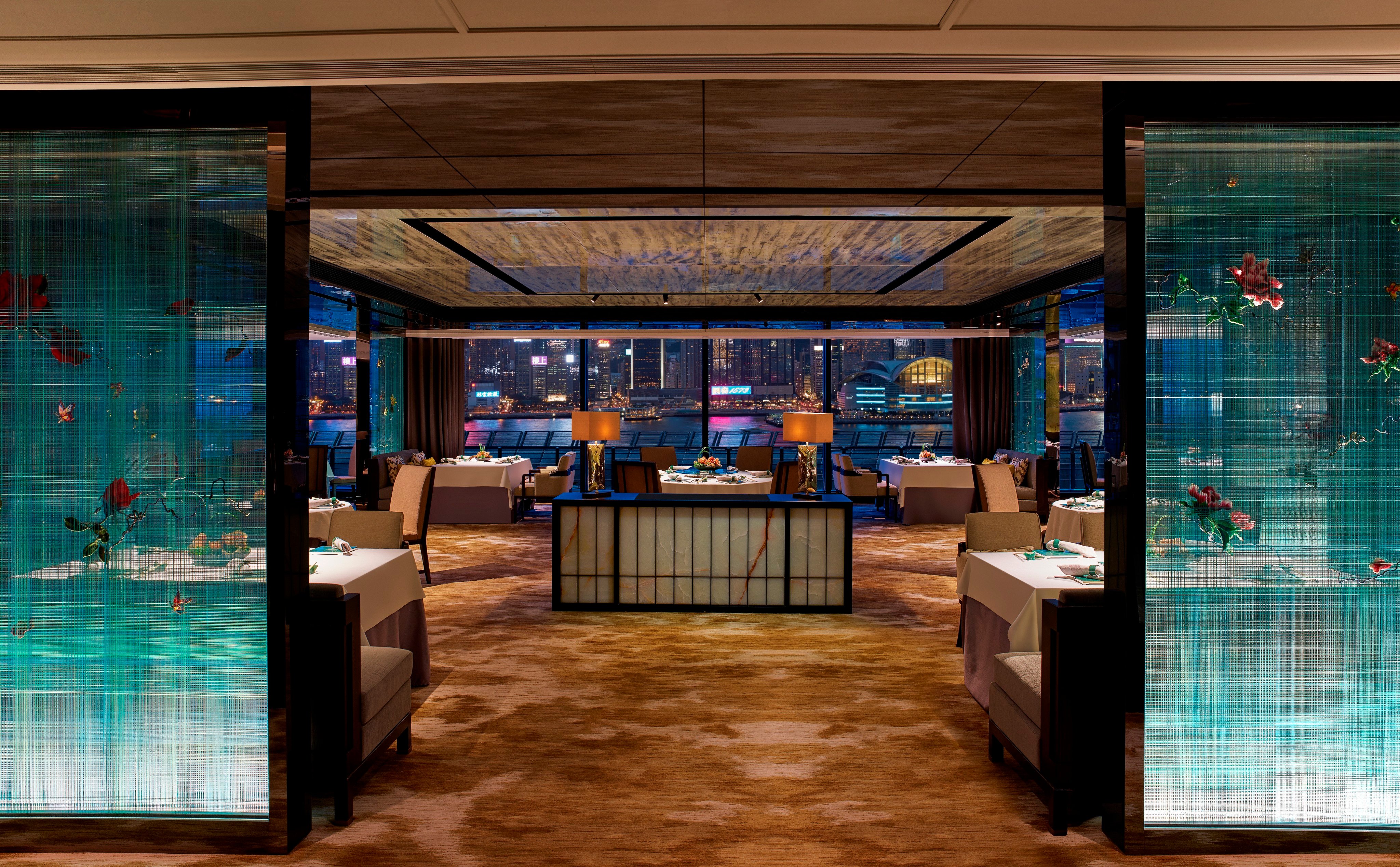 The main dining area at Lai Ching Heen, in The Regent hotel, Hong Kong, overlooks Victoria Harbour. Photo: Lai Ching Heen