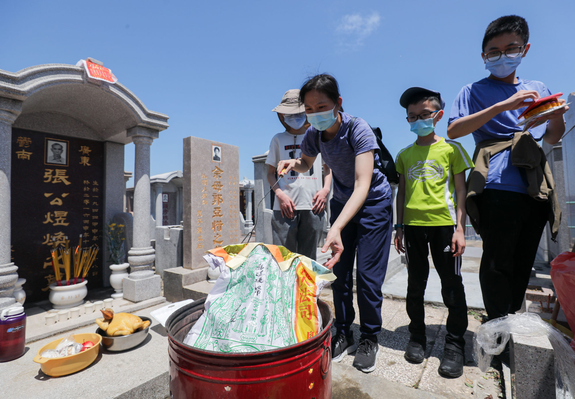 Ching Ming Festival, or tombsweeping day what it signifies, how it is