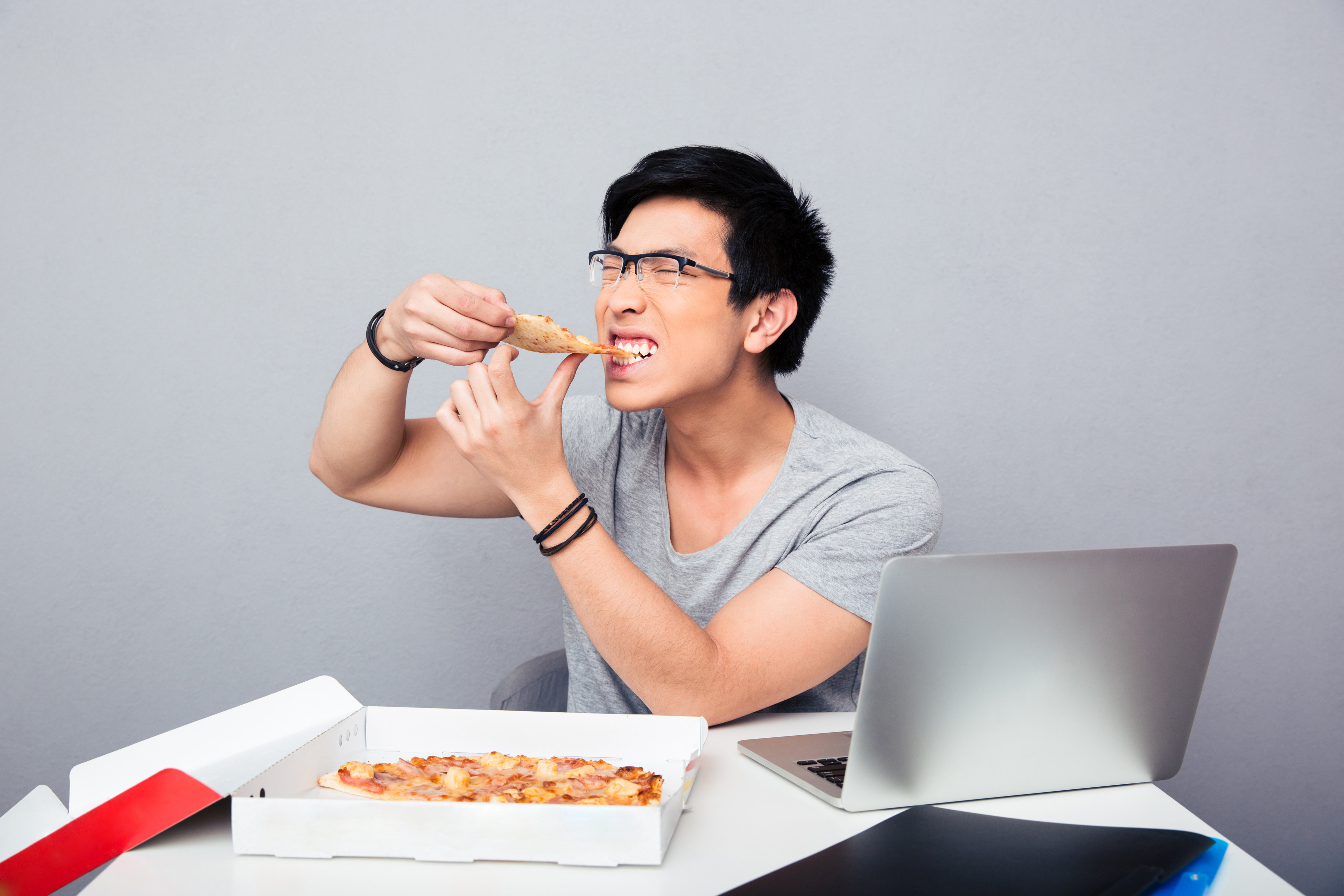 Intermittent fasting is a diet that is trending, and while it may work for some of us, it’s no substitute for eating healthily. Photo: Shutterstock