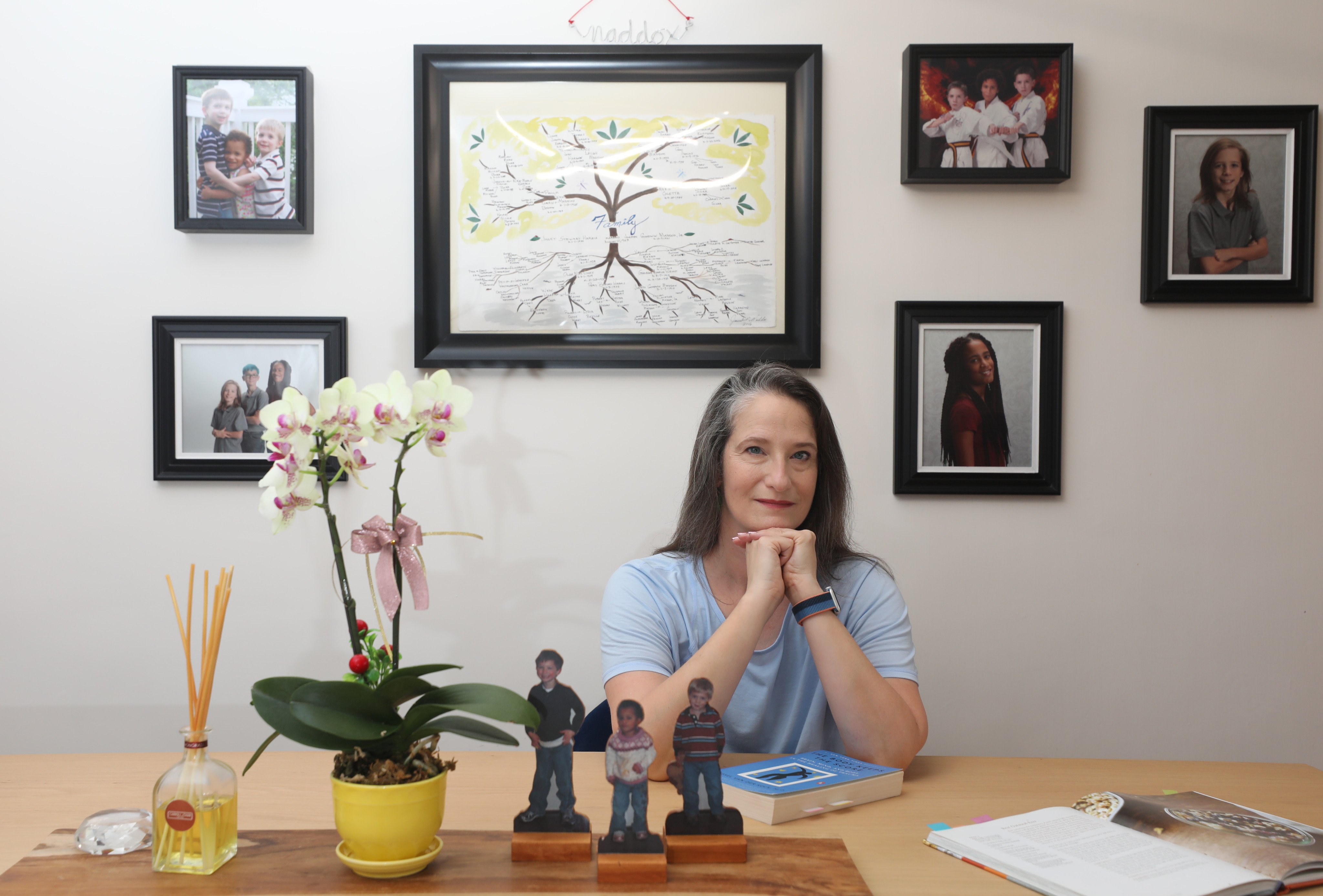 Jennifer Maddox at home in Tai Tam in Hong Kong. A breast cancer diagnosis helped change her perspective on life. Photo: Xiaomei Chen