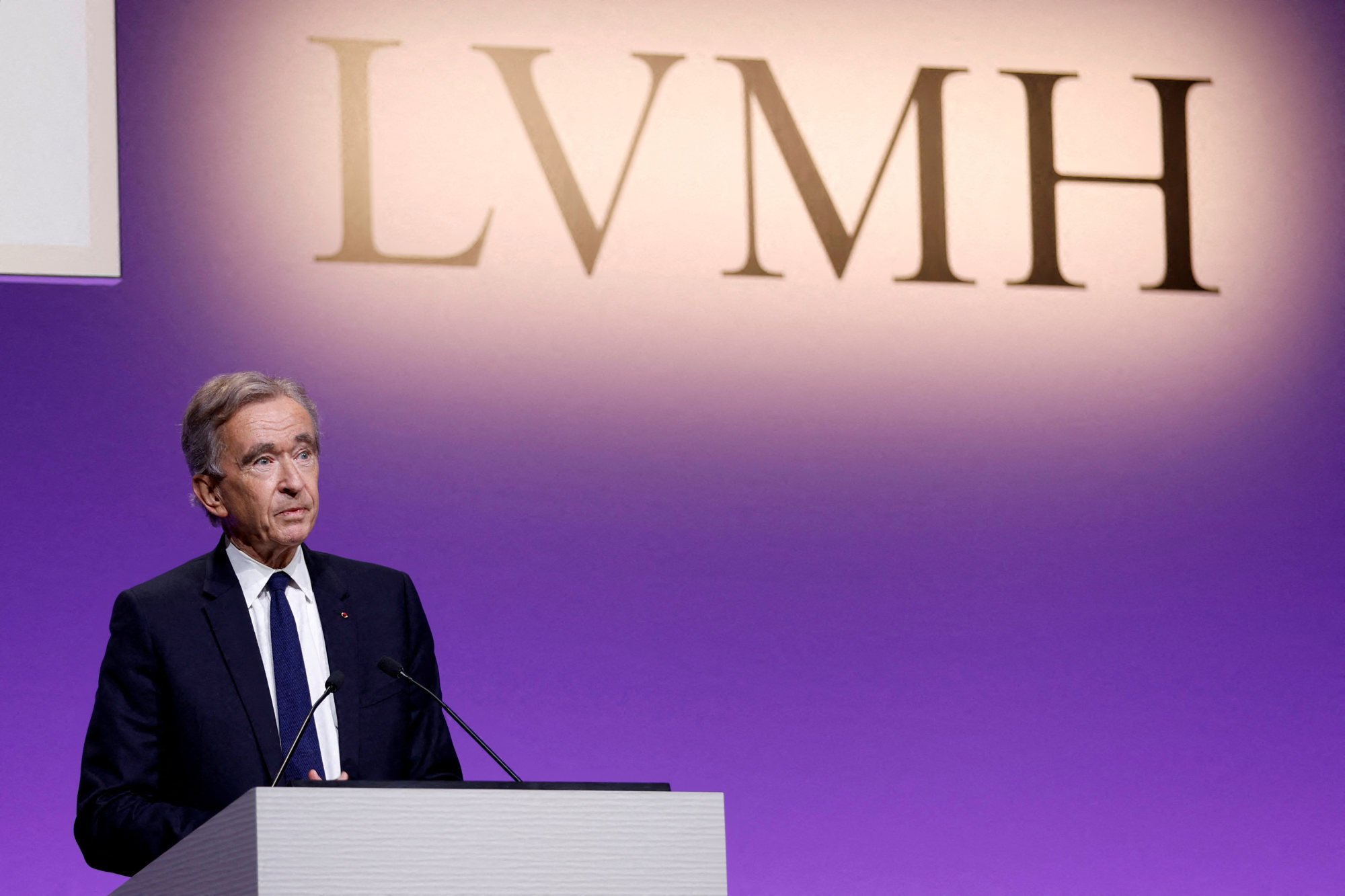 LVMH boss Bernard Arnault just reached new levels of wealth: after