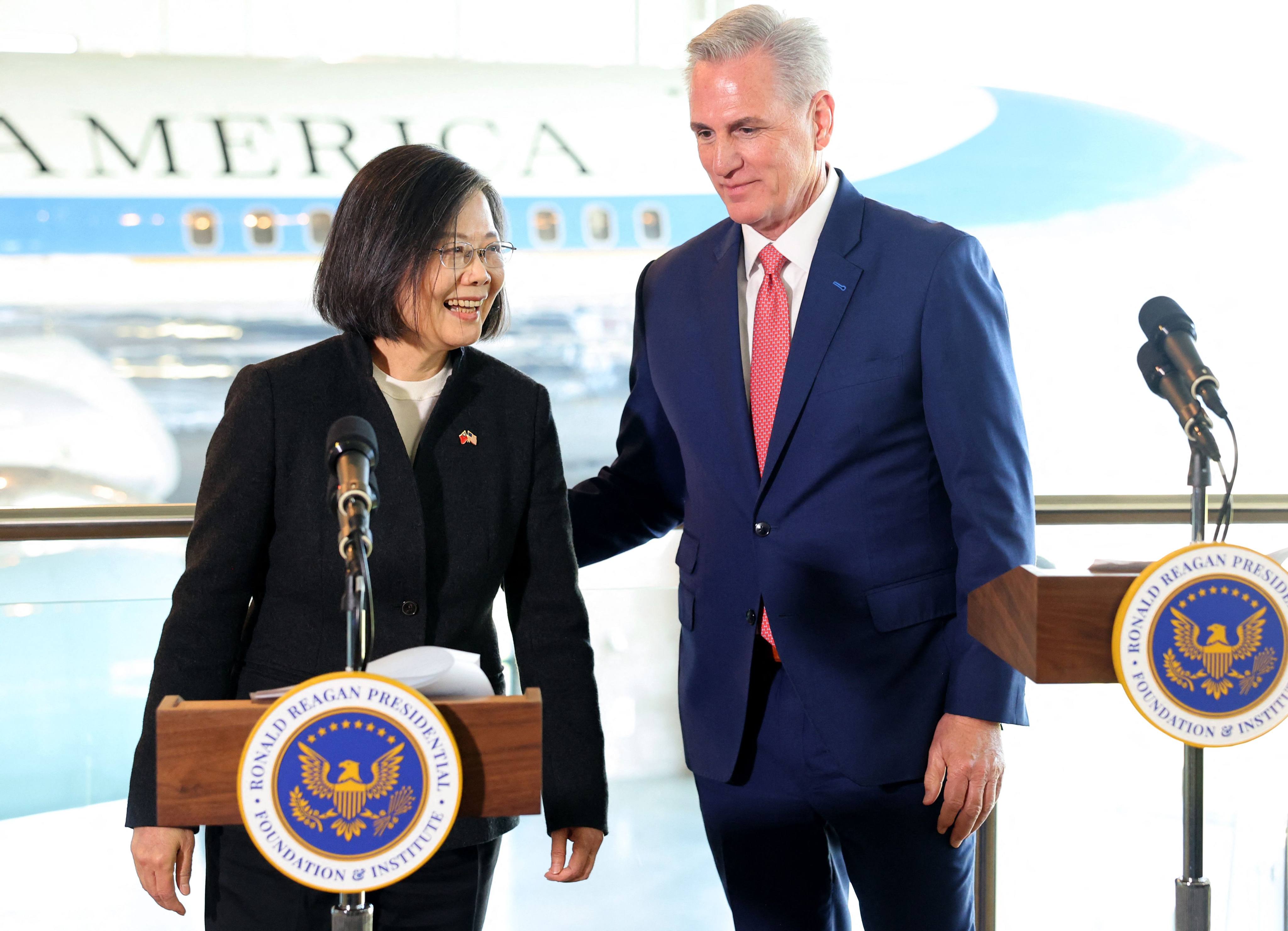 Taiwanese President Tsai Ing-wen and US Speaker of the House Kevin McCarthy stand together in the Air Force One Pavilion at the Ronald Reagan Presidential Library after making statements to the press on April 5, in Simi Valley, California. Photo: Getty Images/AFP